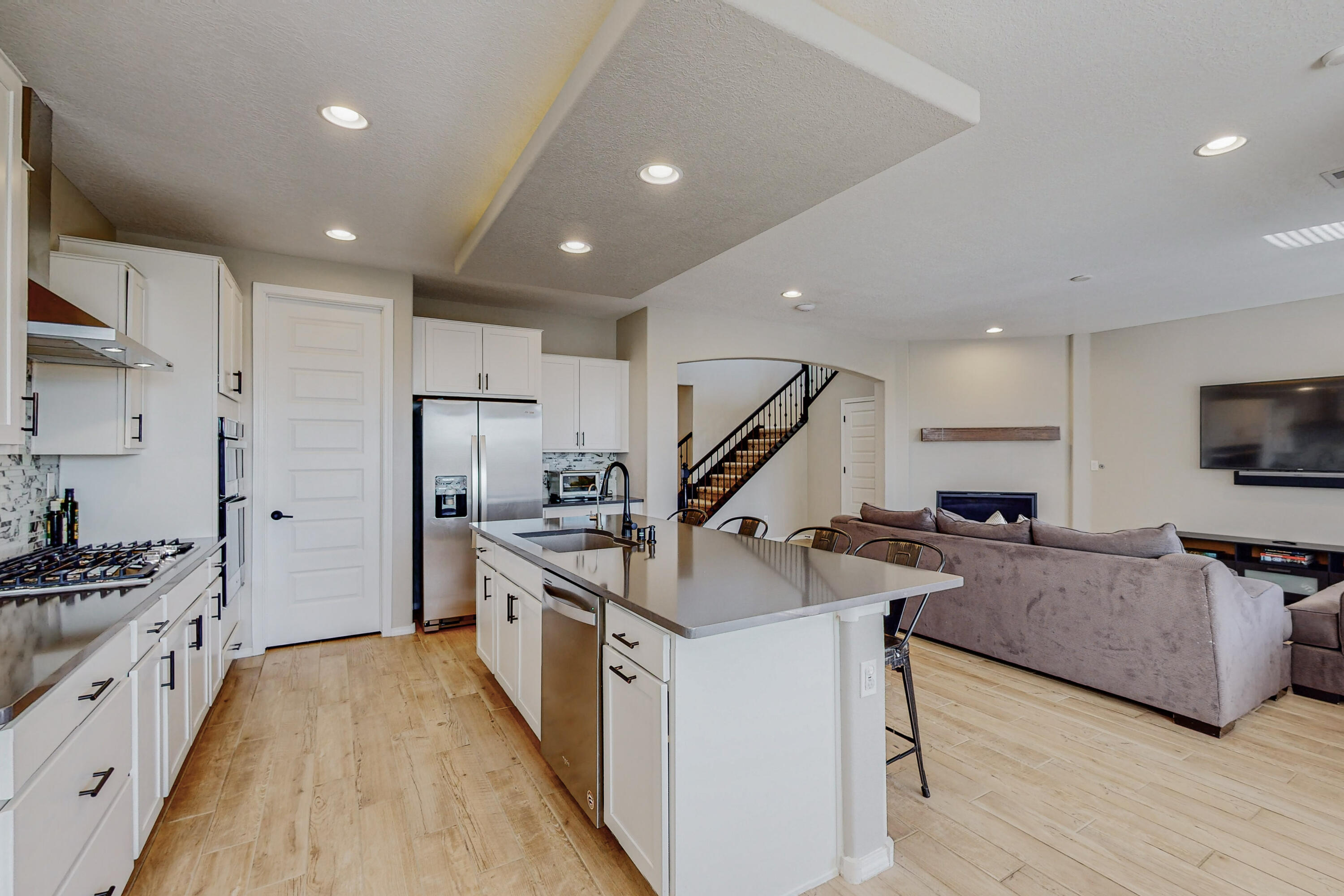 6016 Strand Loop SE