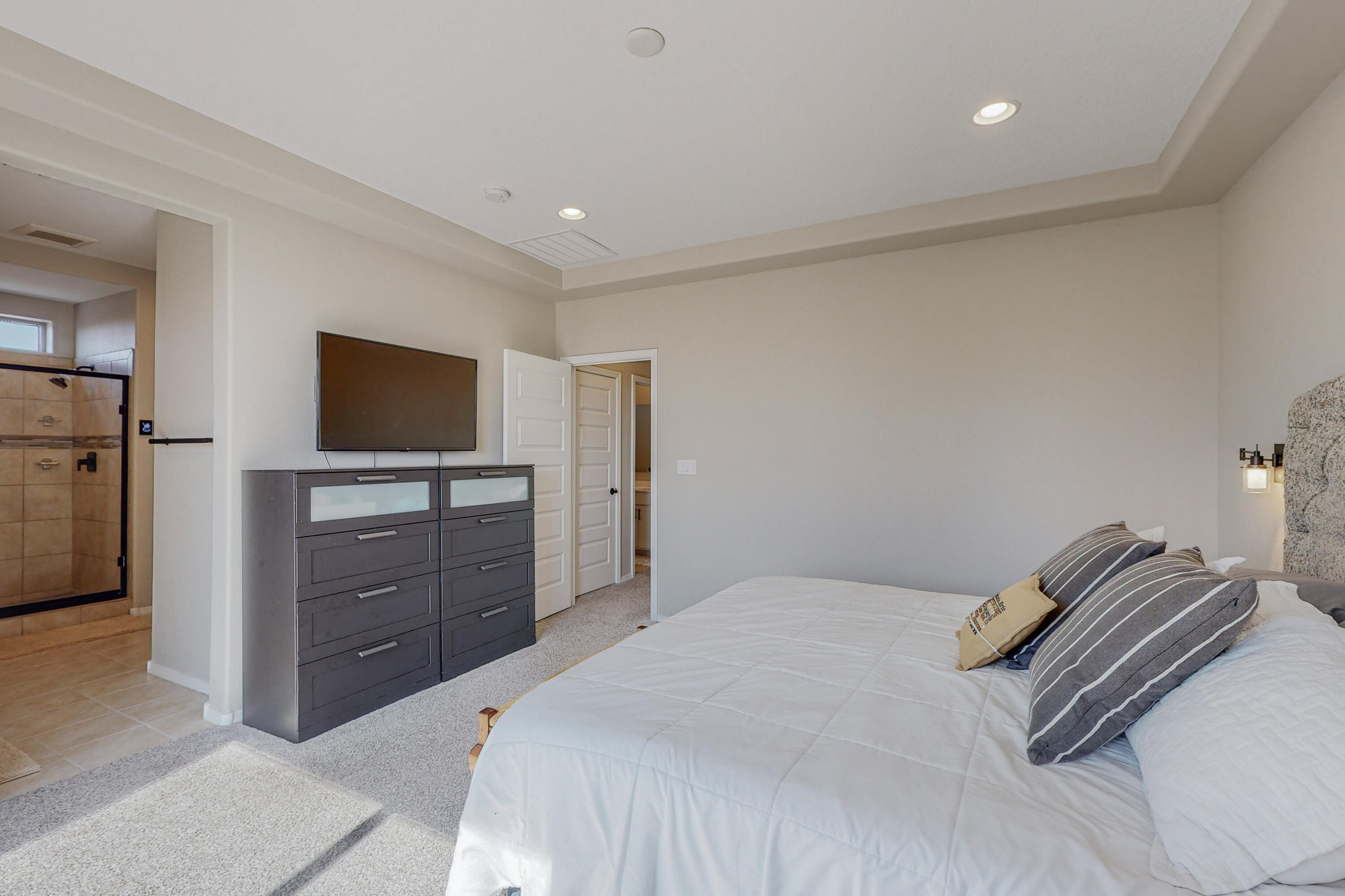 6016 Strand Loop SE