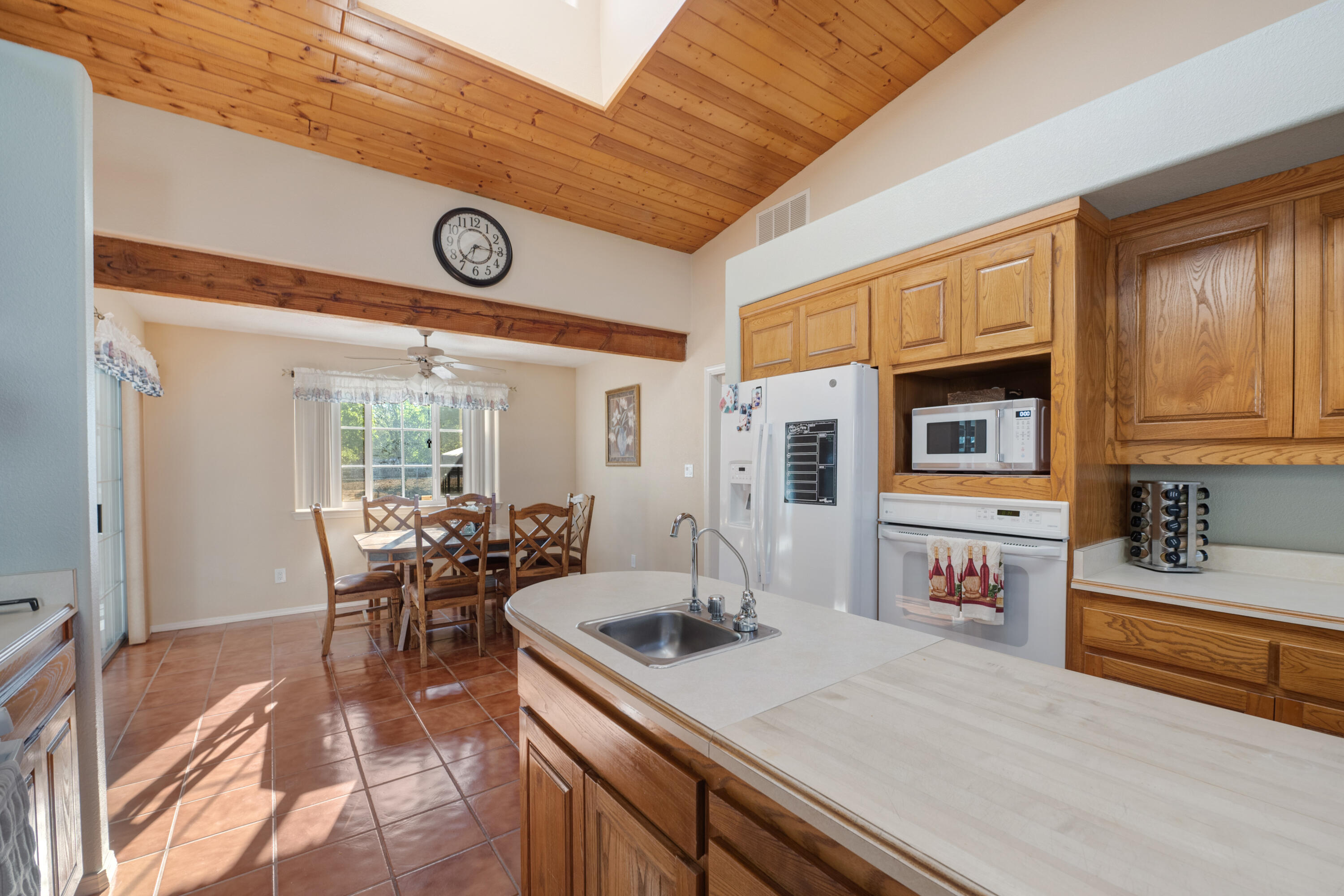 6928 Della Drive