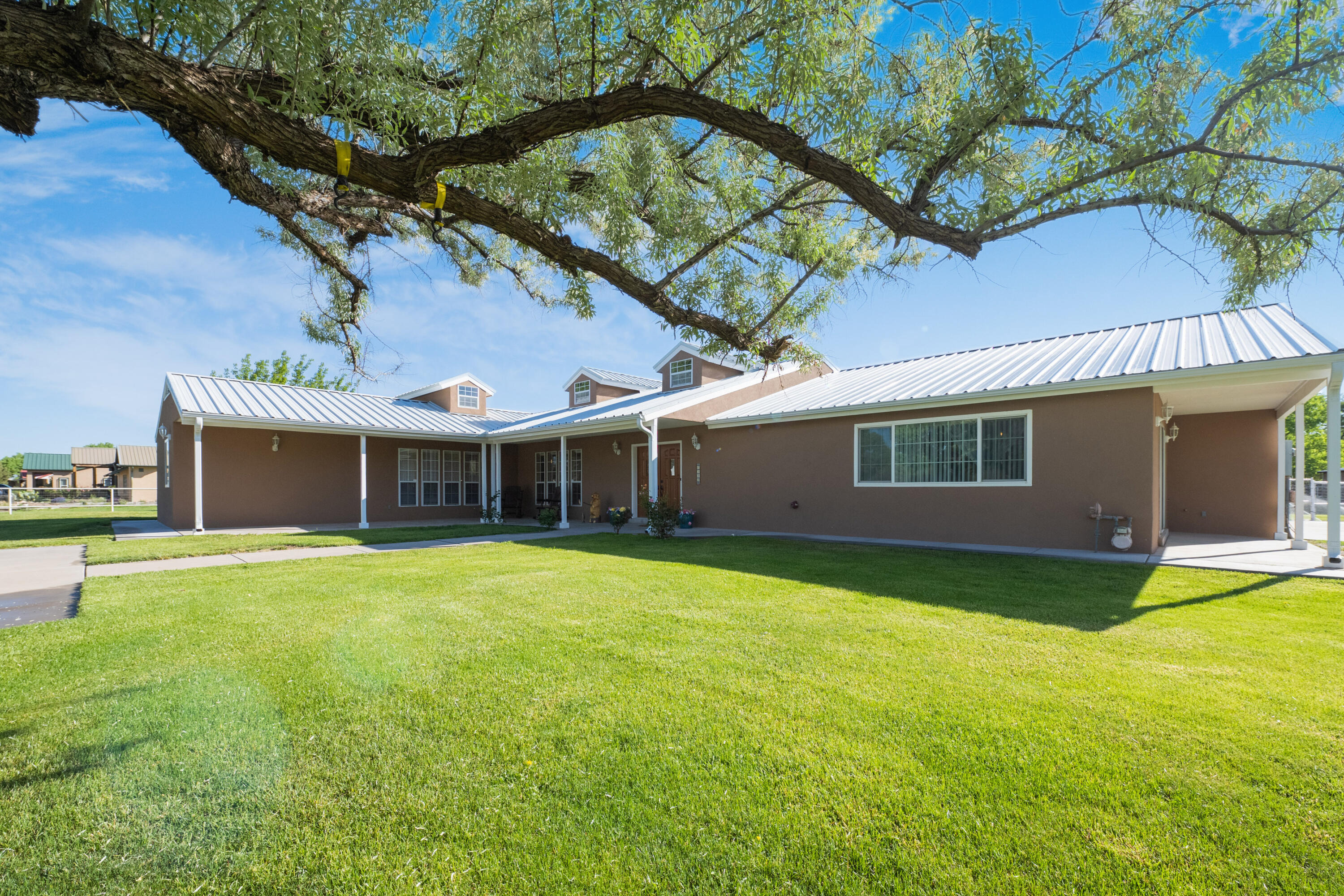 6928 Della Drive