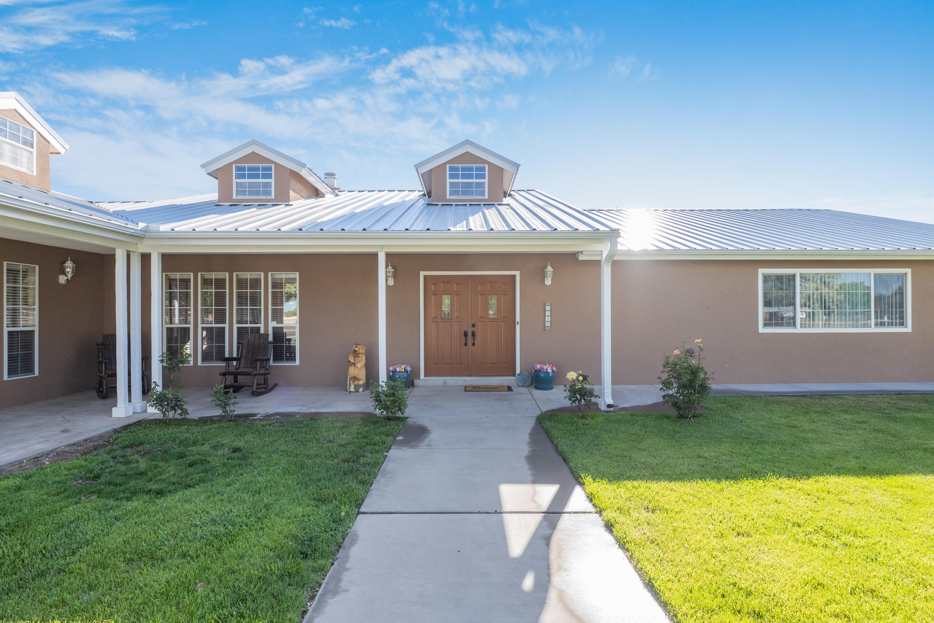 6928 Della Drive