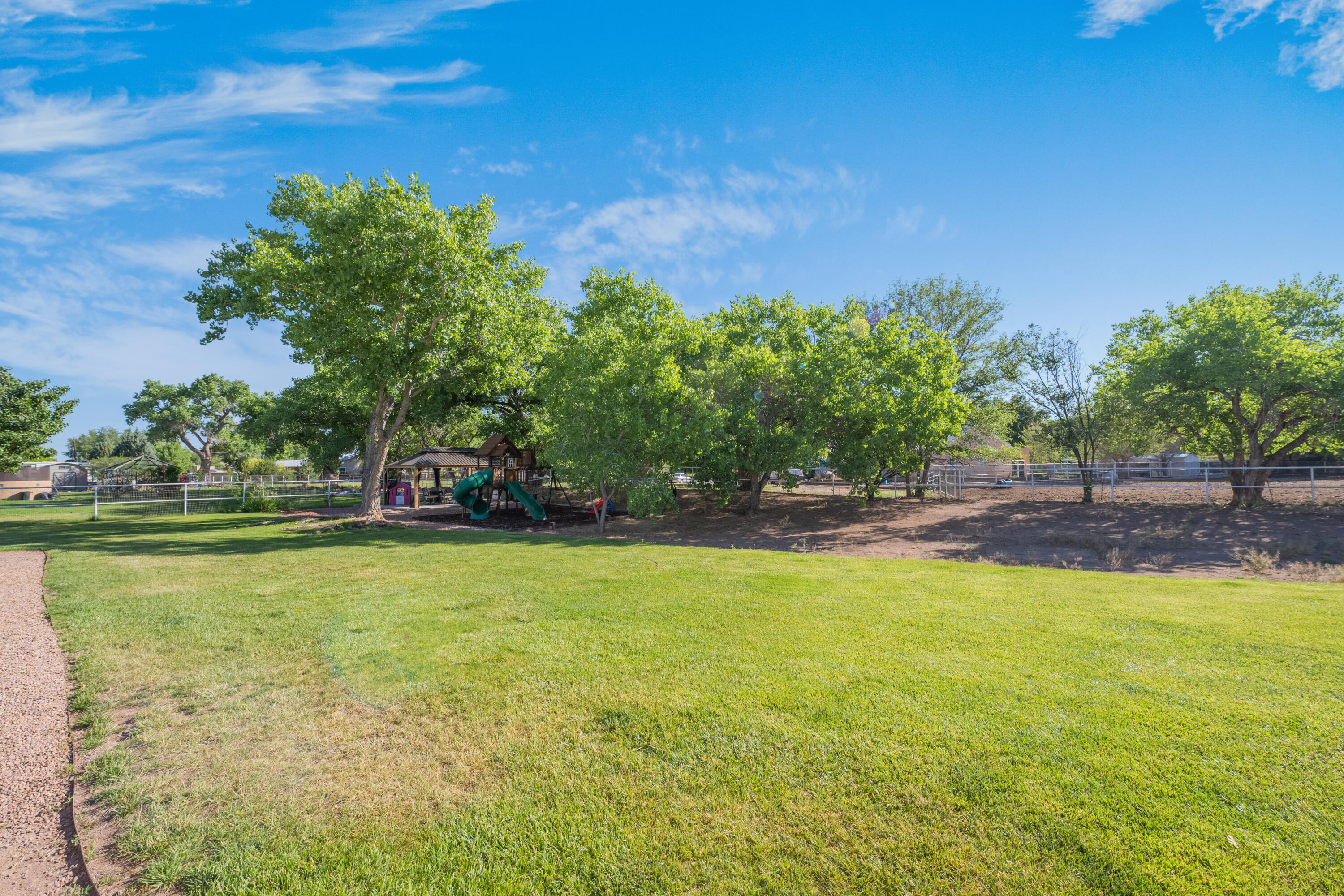 6928 Della Drive