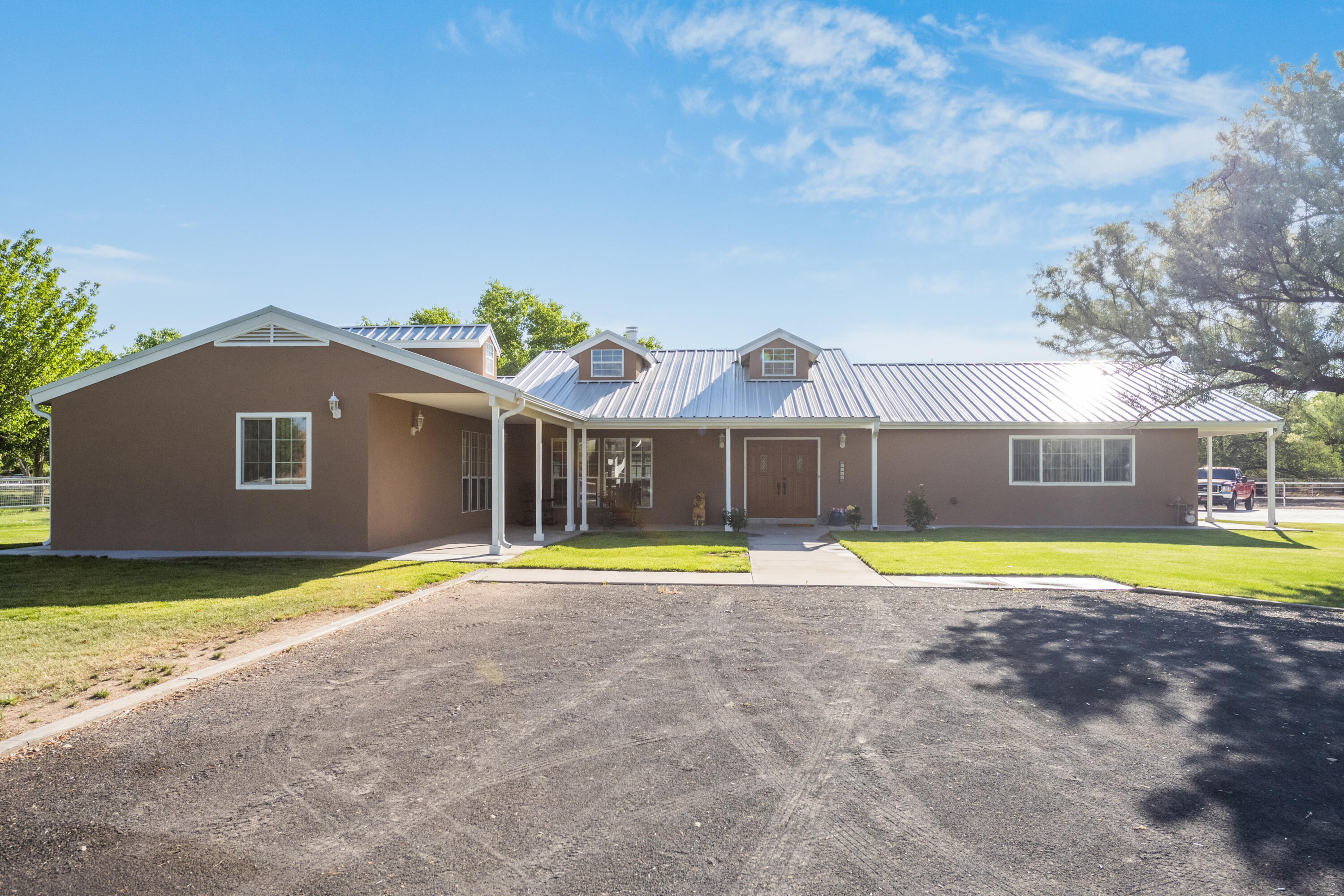 6928 Della Drive