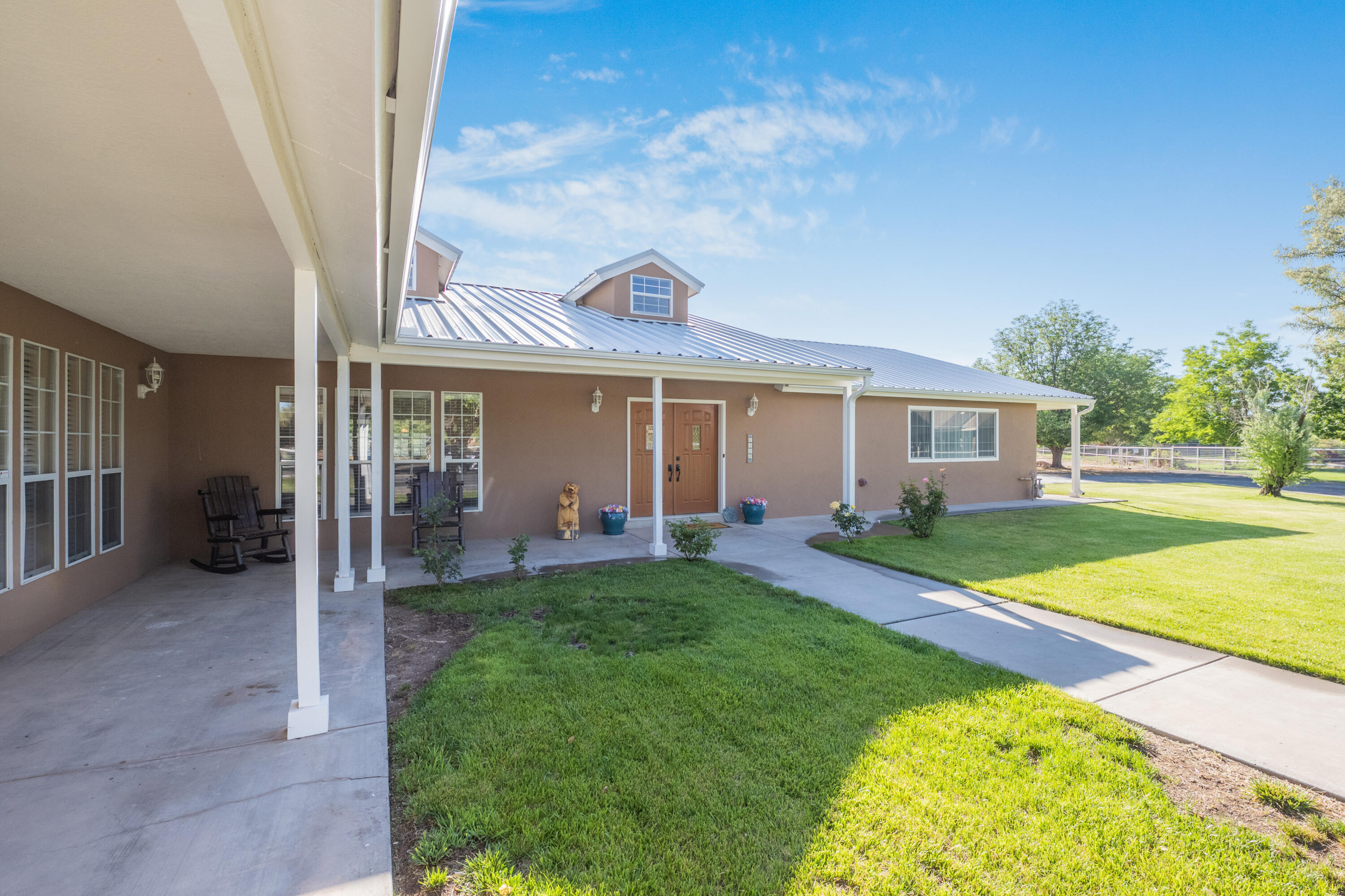 6928 Della Drive
