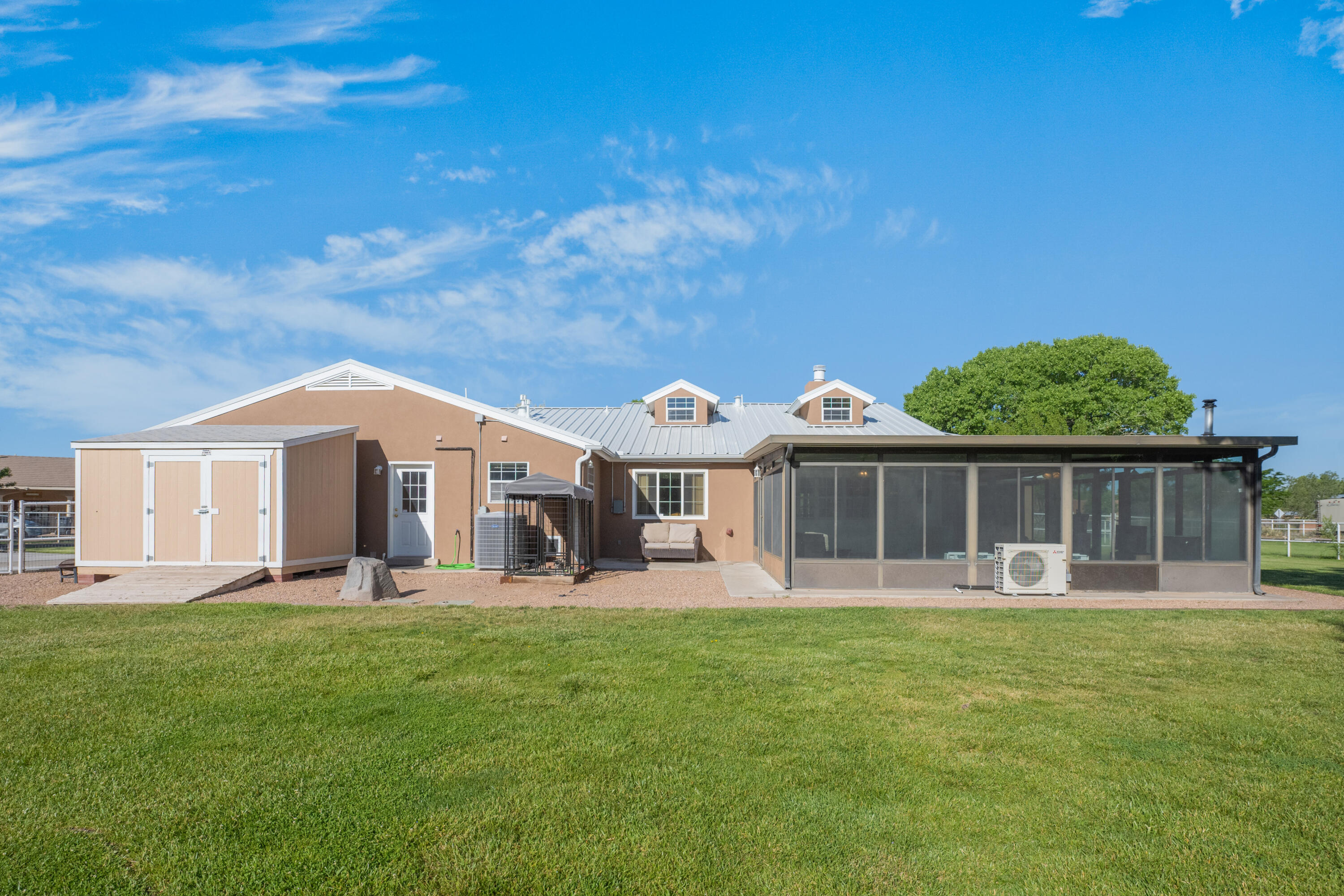6928 Della Drive