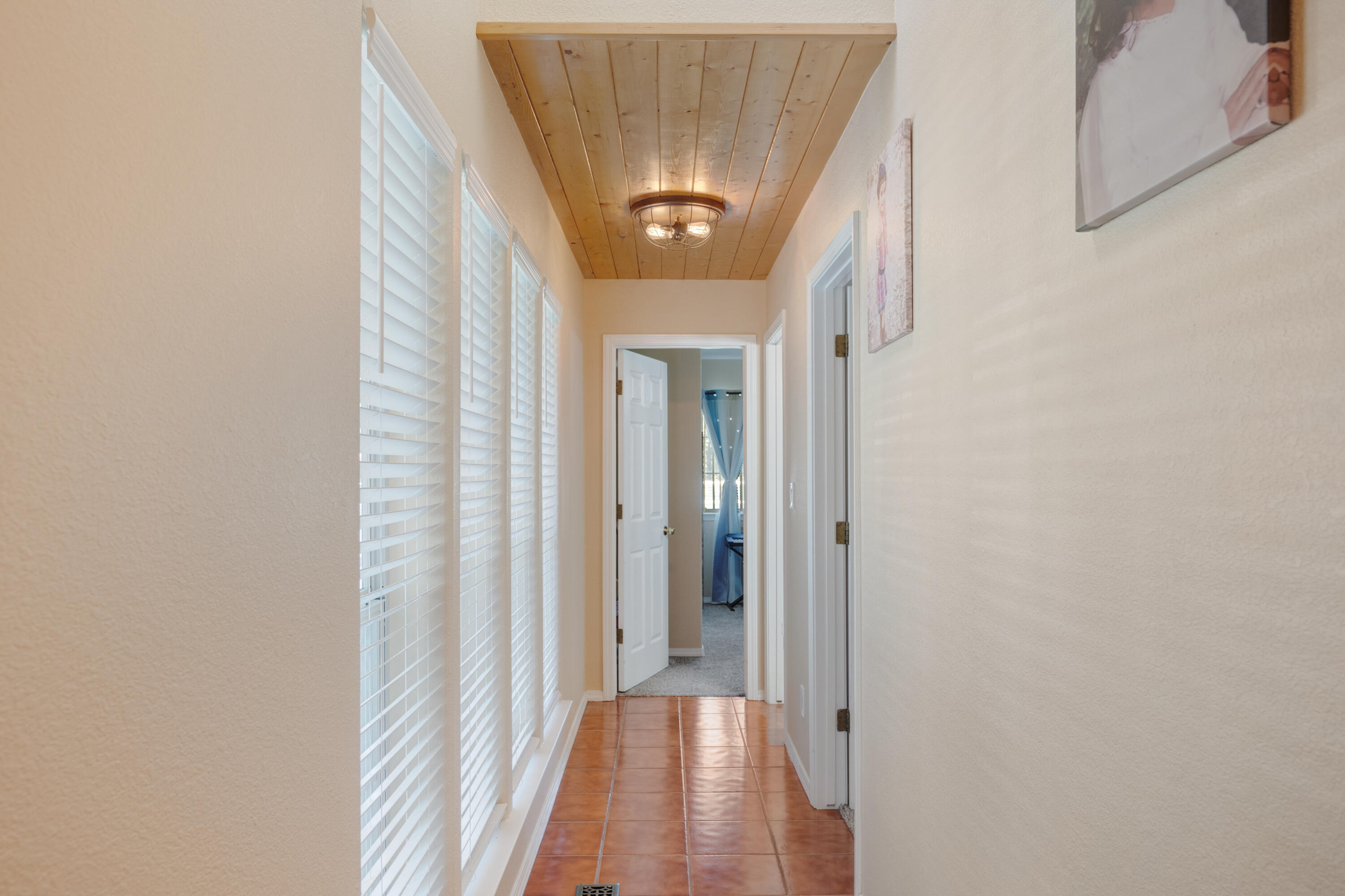 6928 Della Drive