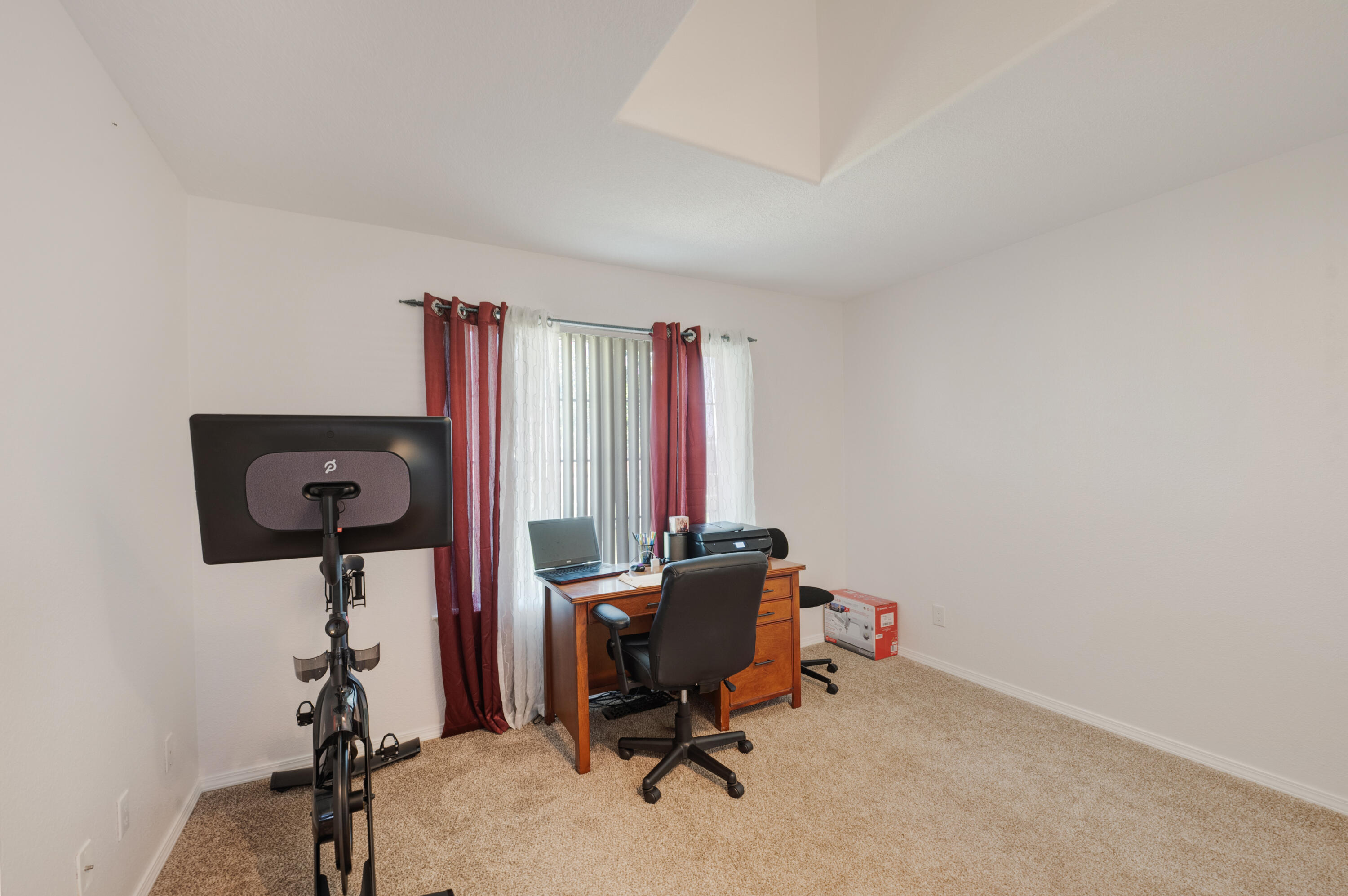 6928 Della Drive