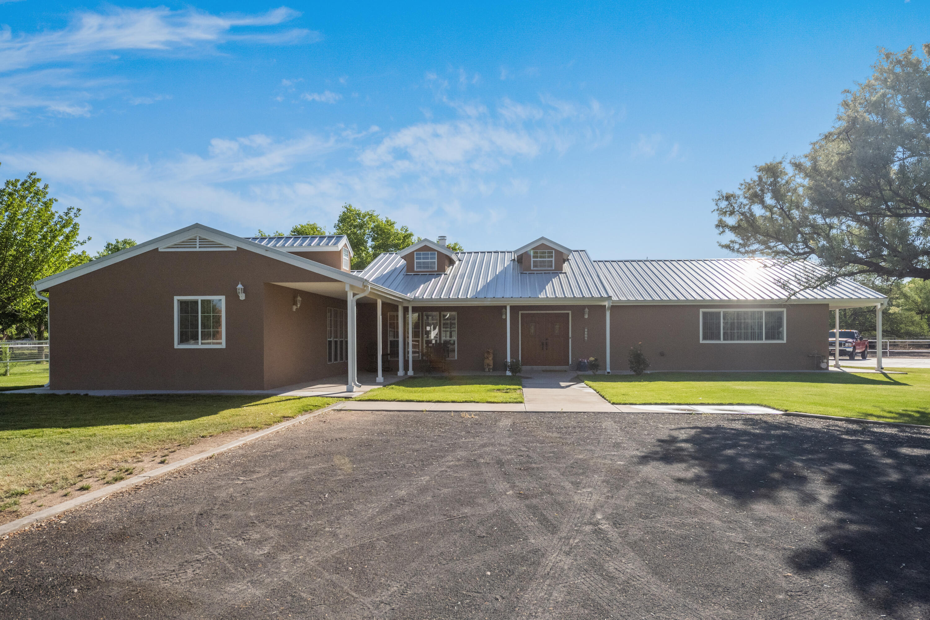 6928 Della Drive