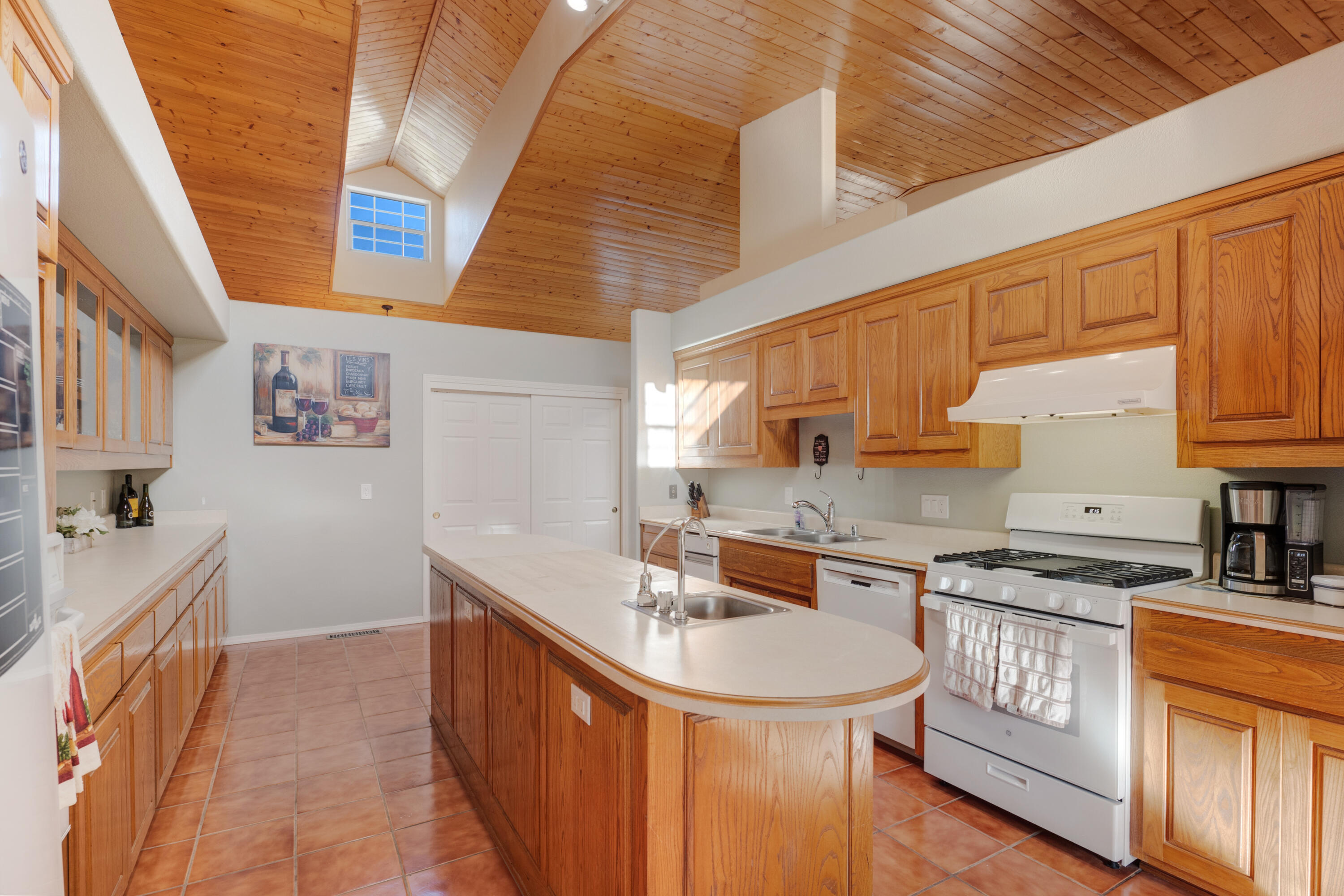 6928 Della Drive