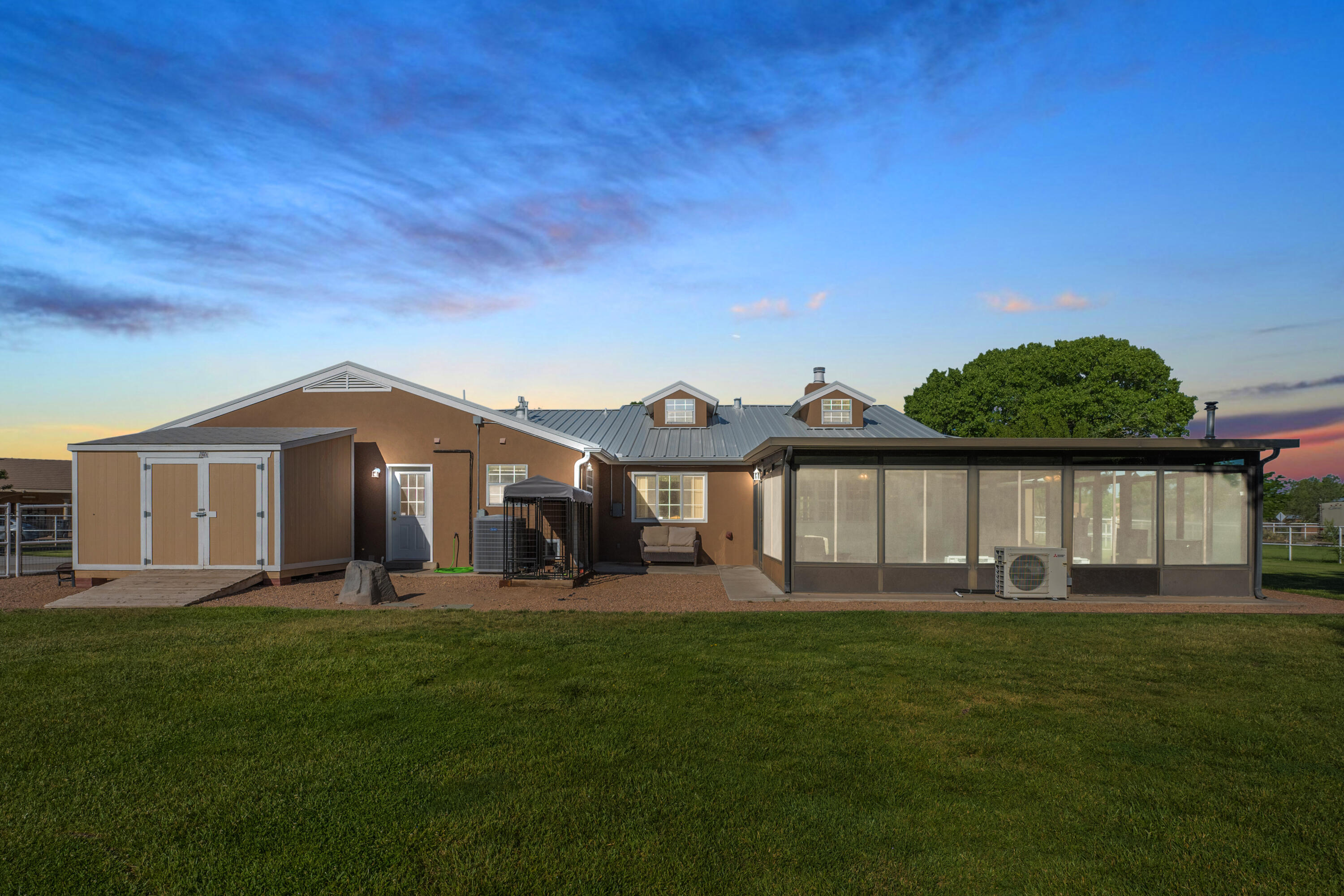 6928 Della Drive