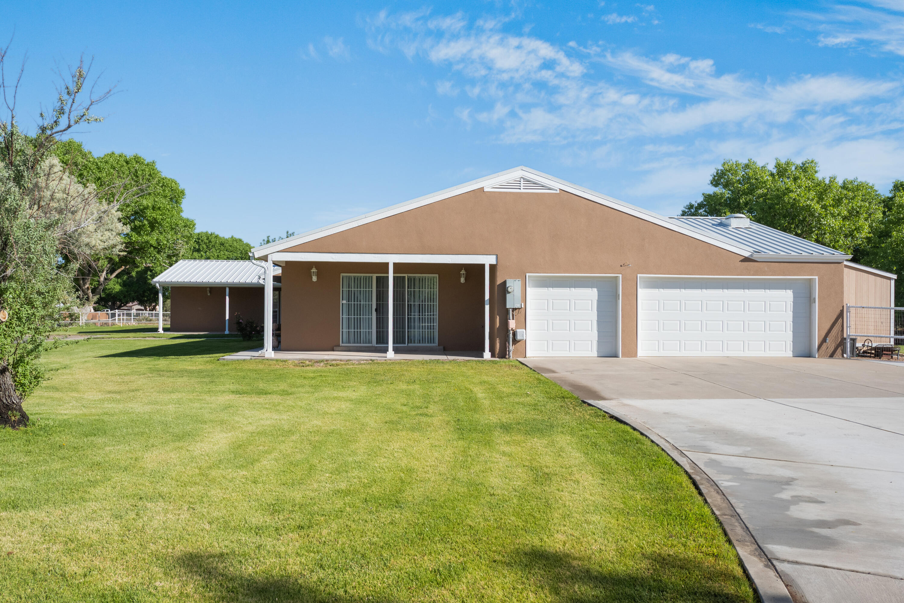 6928 Della Drive