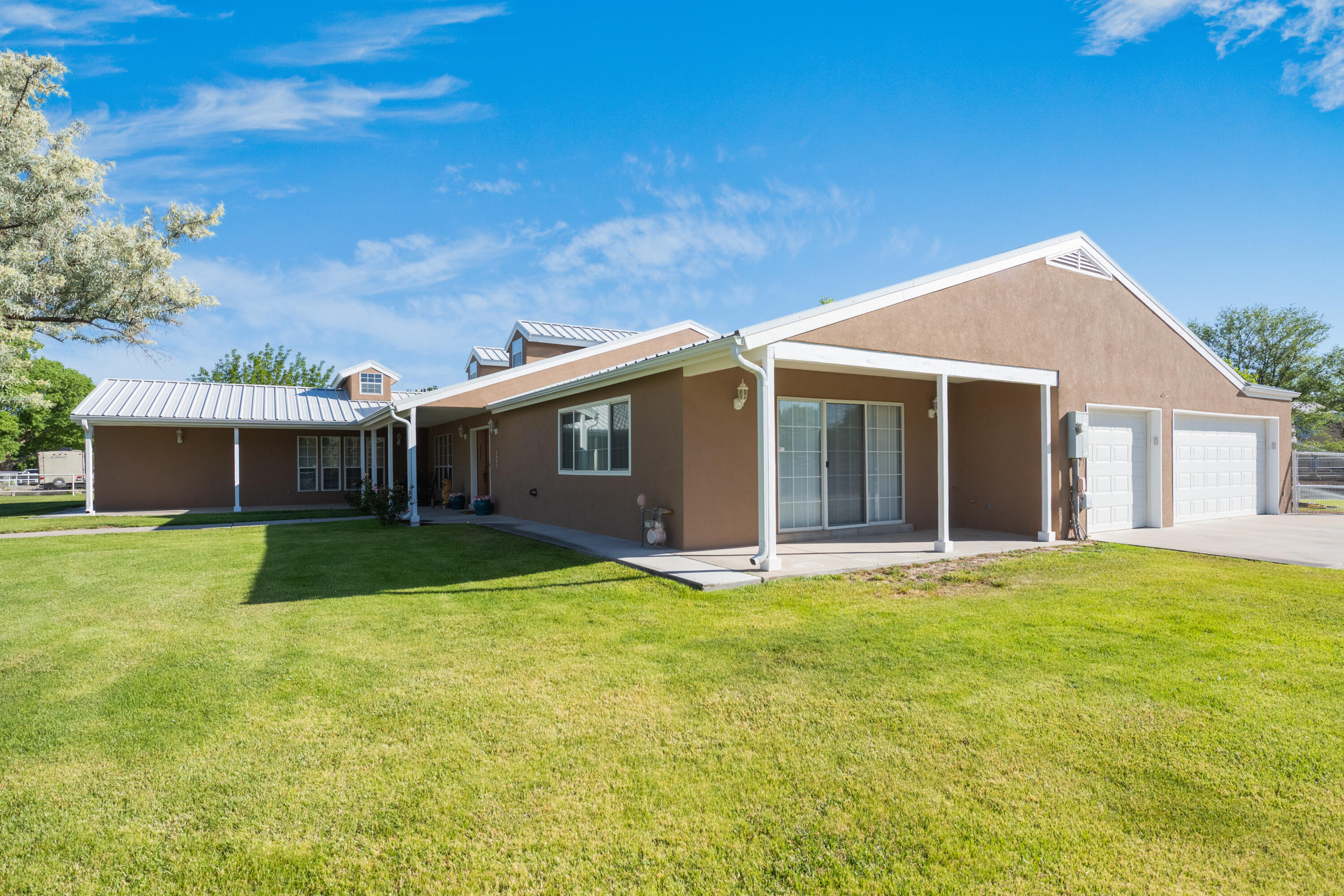 6928 Della Drive