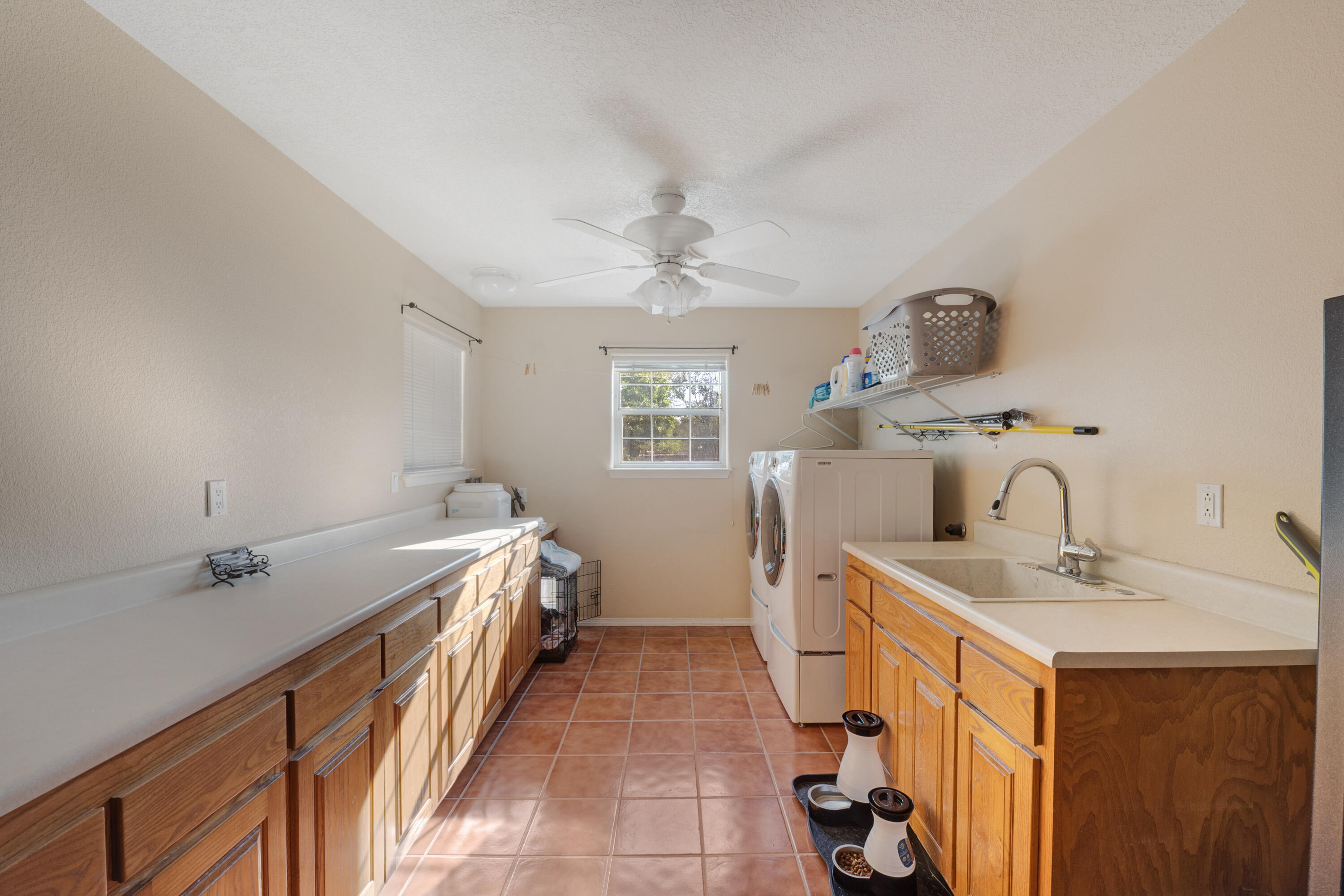 6928 Della Drive