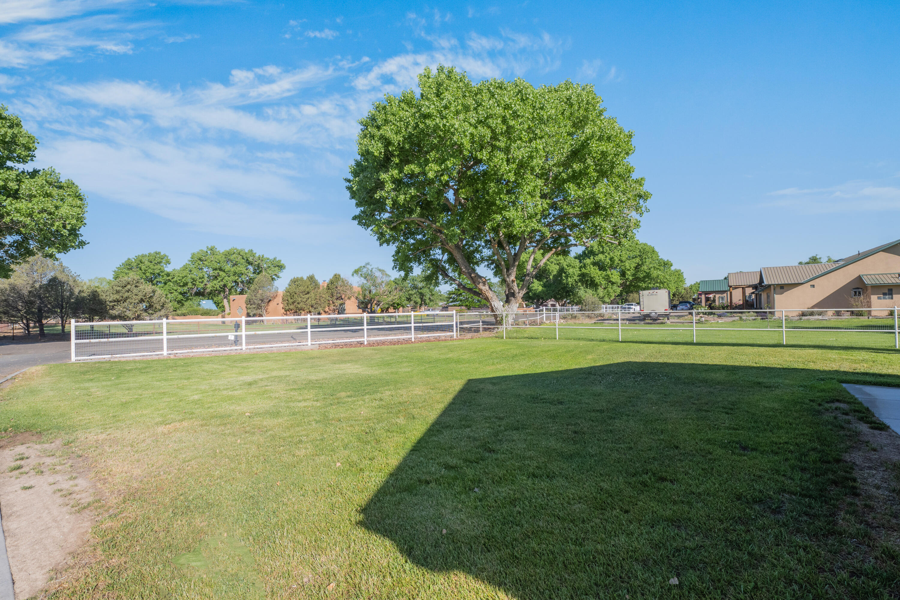 6928 Della Drive