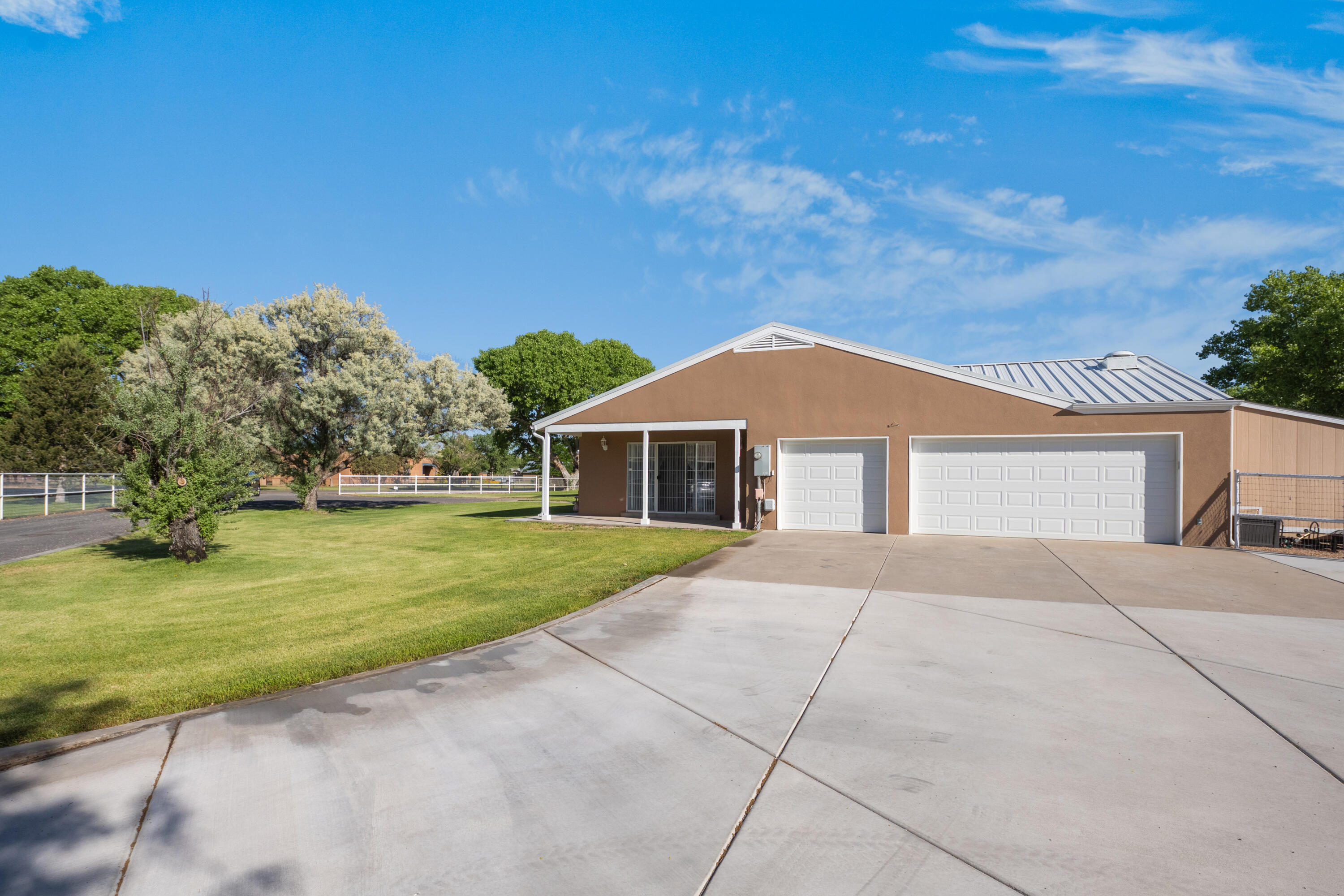 6928 Della Drive