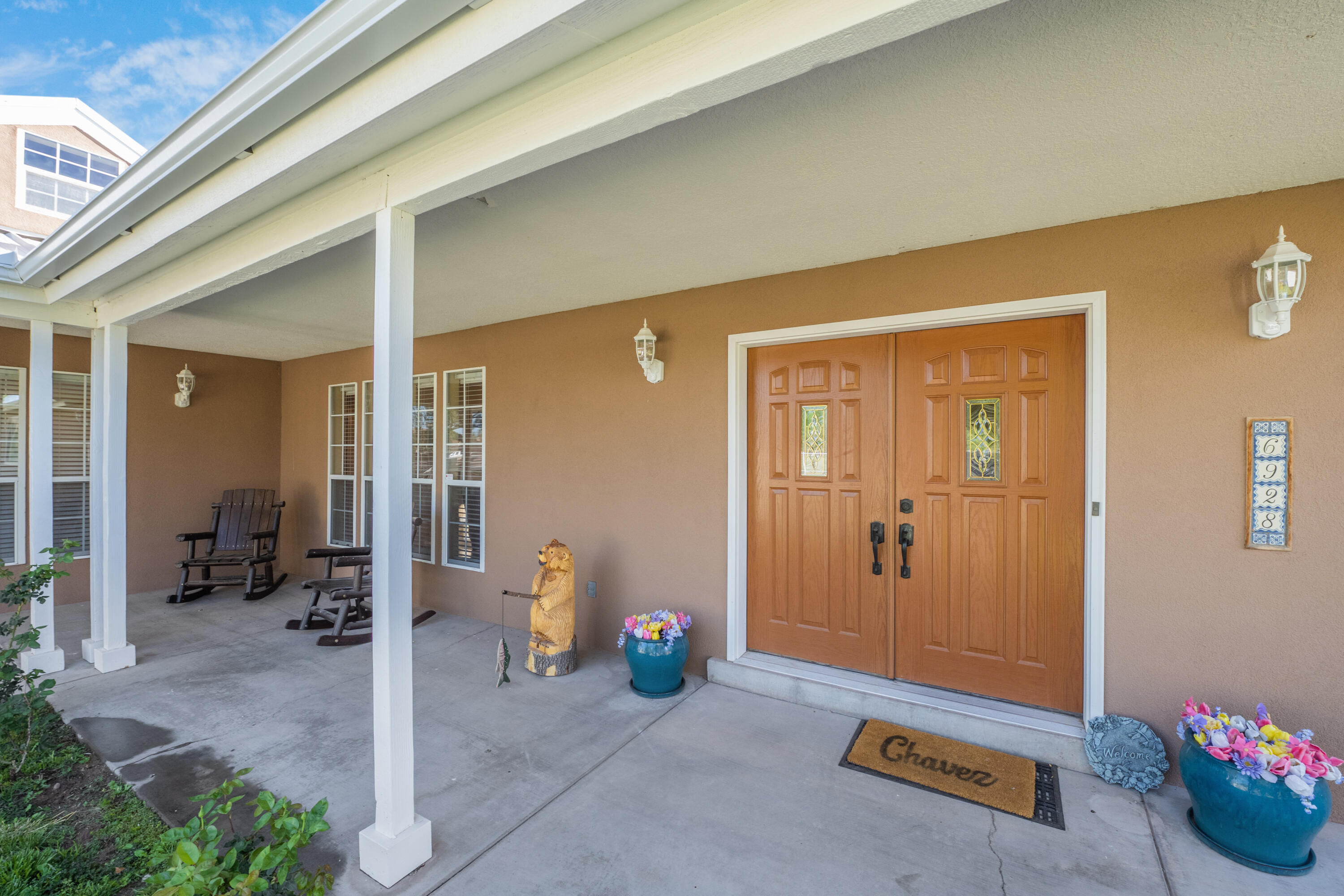 6928 Della Drive