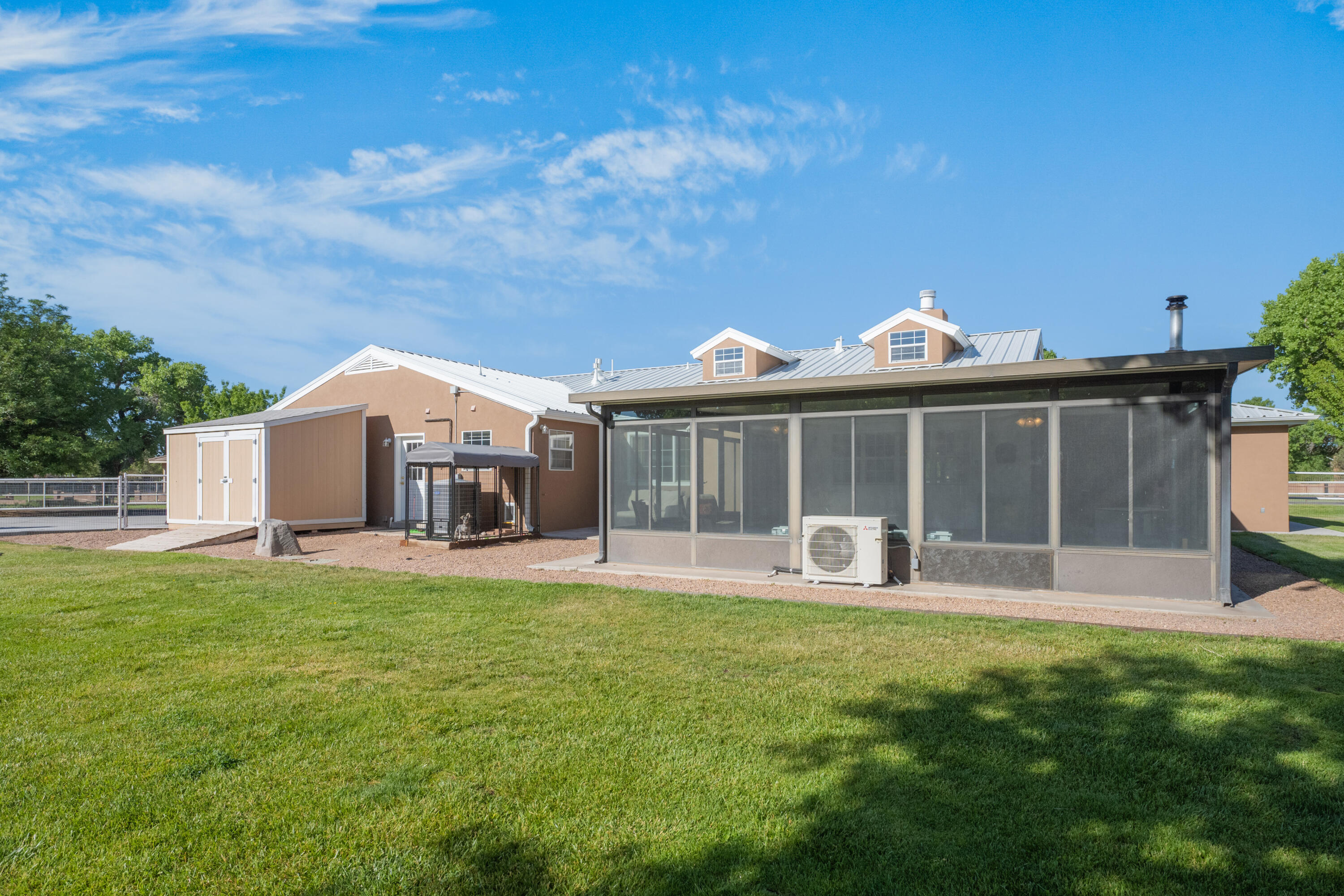 6928 Della Drive