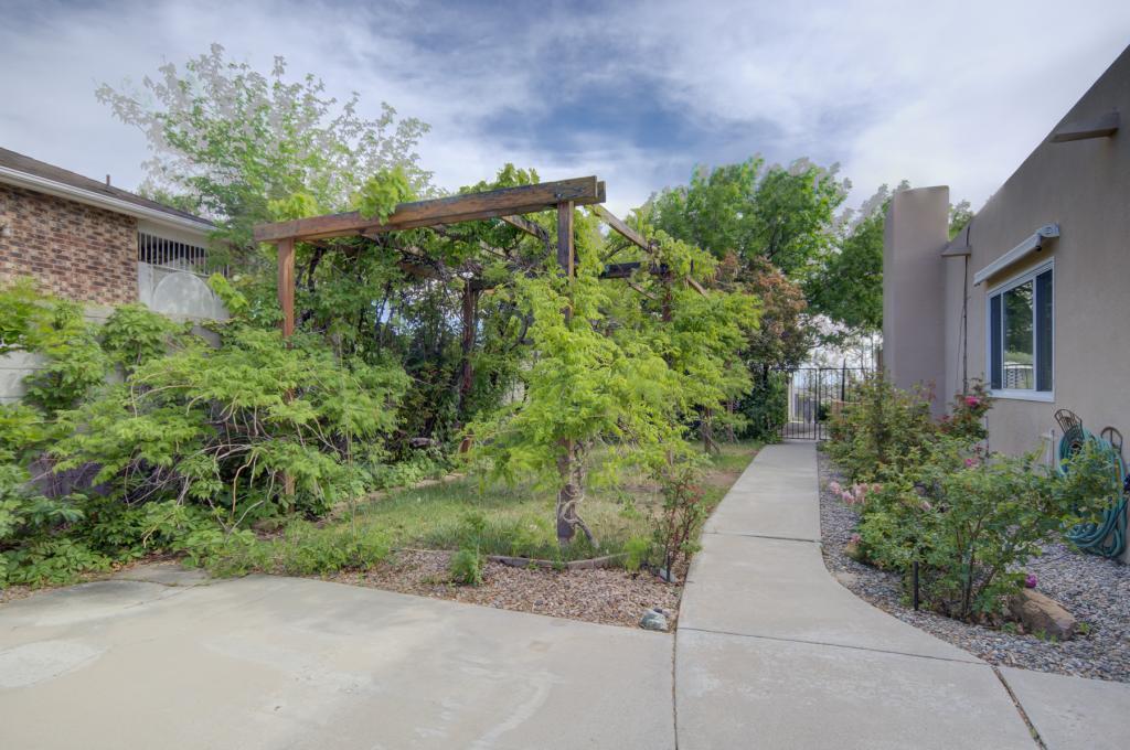 1308 Wagon Train Drive SE