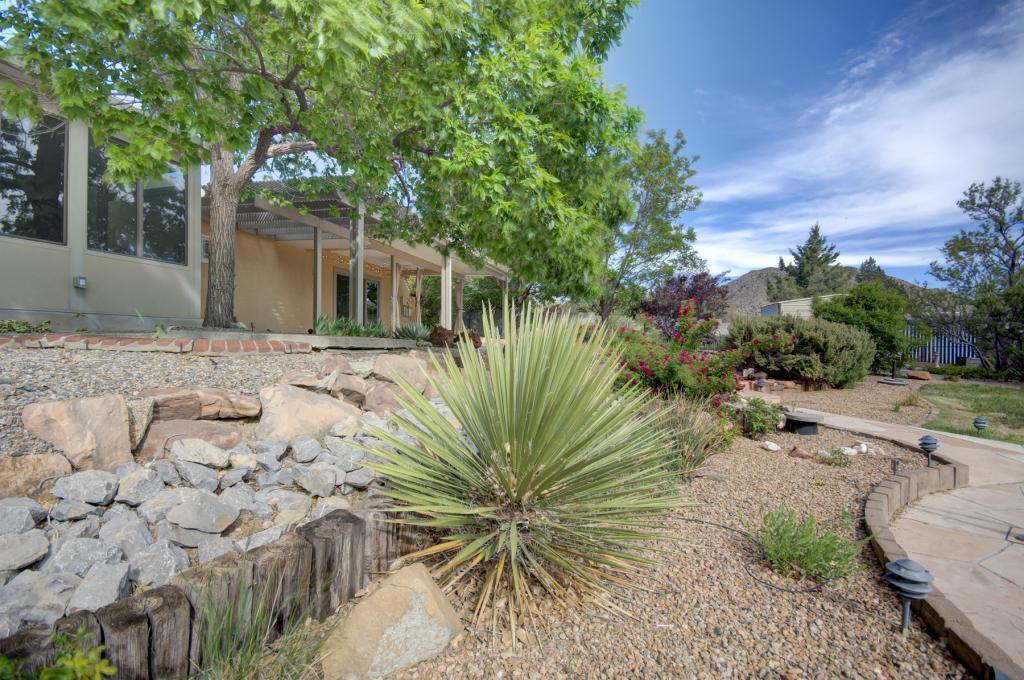 1308 Wagon Train Drive SE