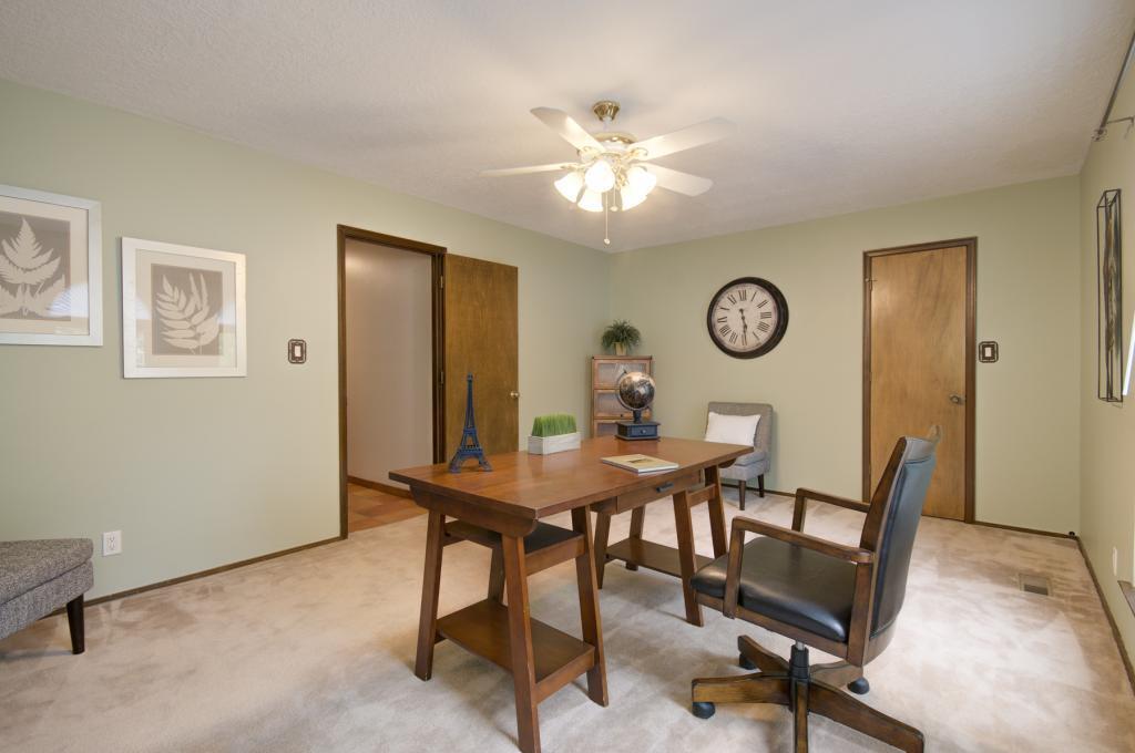 1308 Wagon Train Drive SE