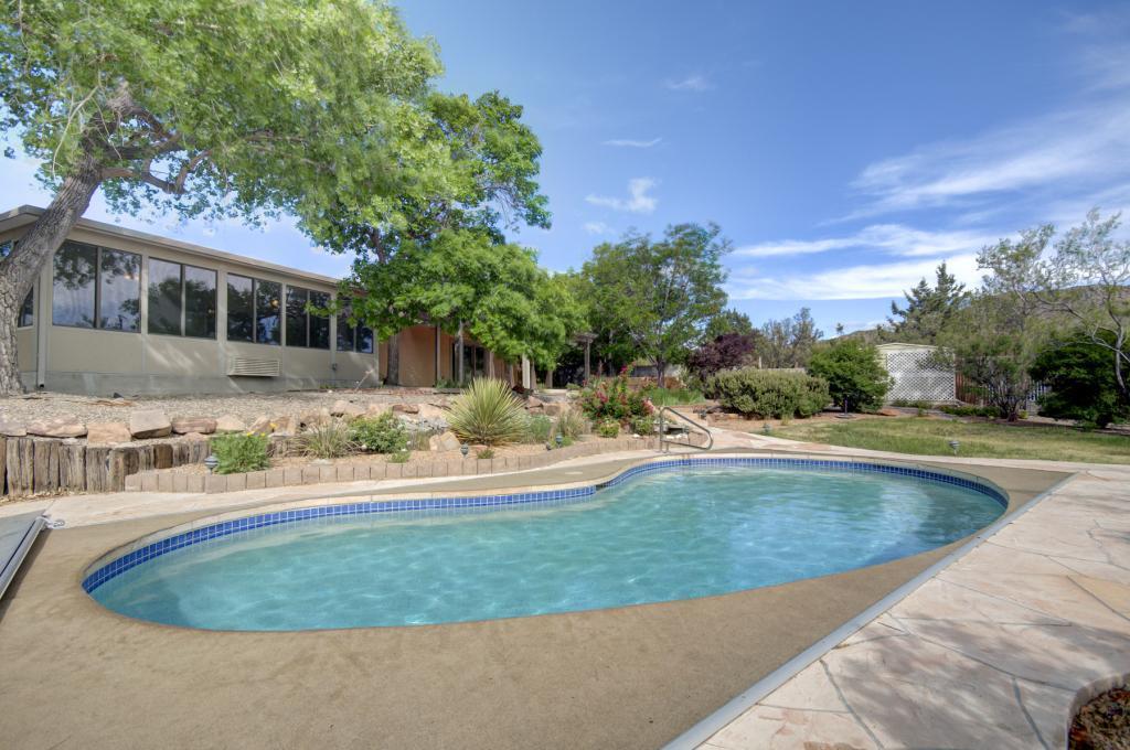 1308 Wagon Train Drive SE