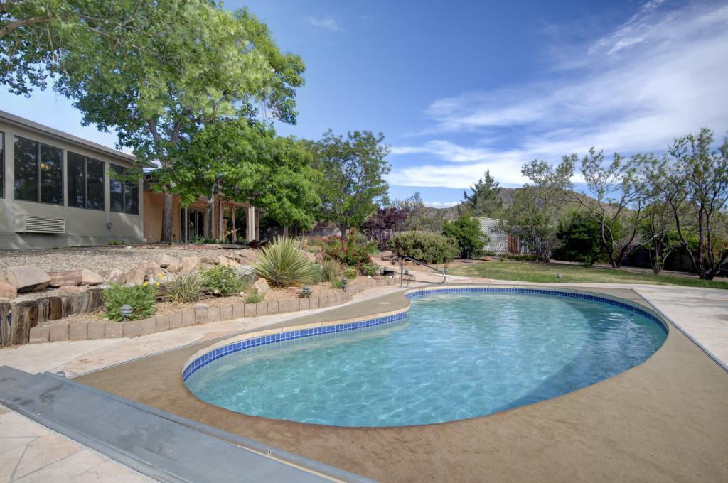 1308 Wagon Train Drive SE