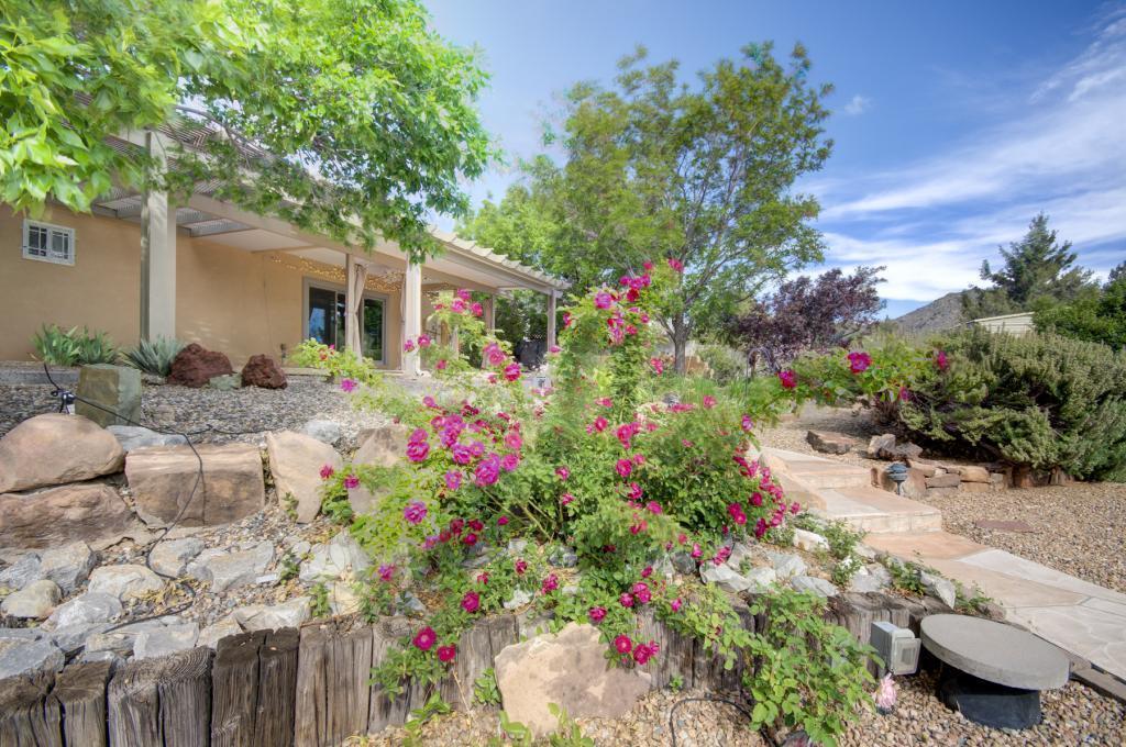 1308 Wagon Train Drive SE