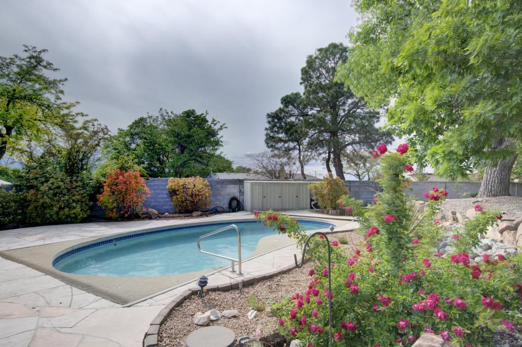 1308 Wagon Train Drive SE