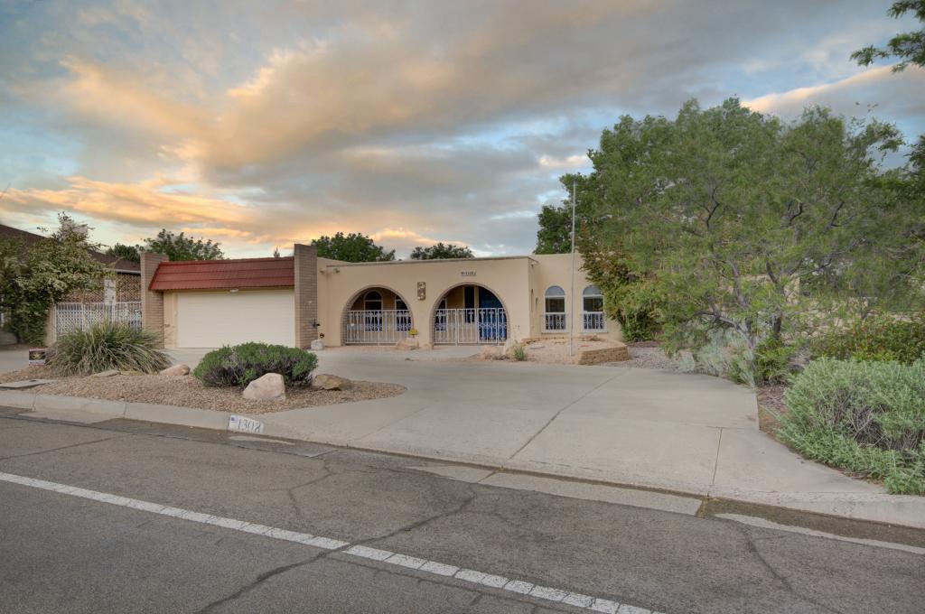 1308 Wagon Train Drive SE