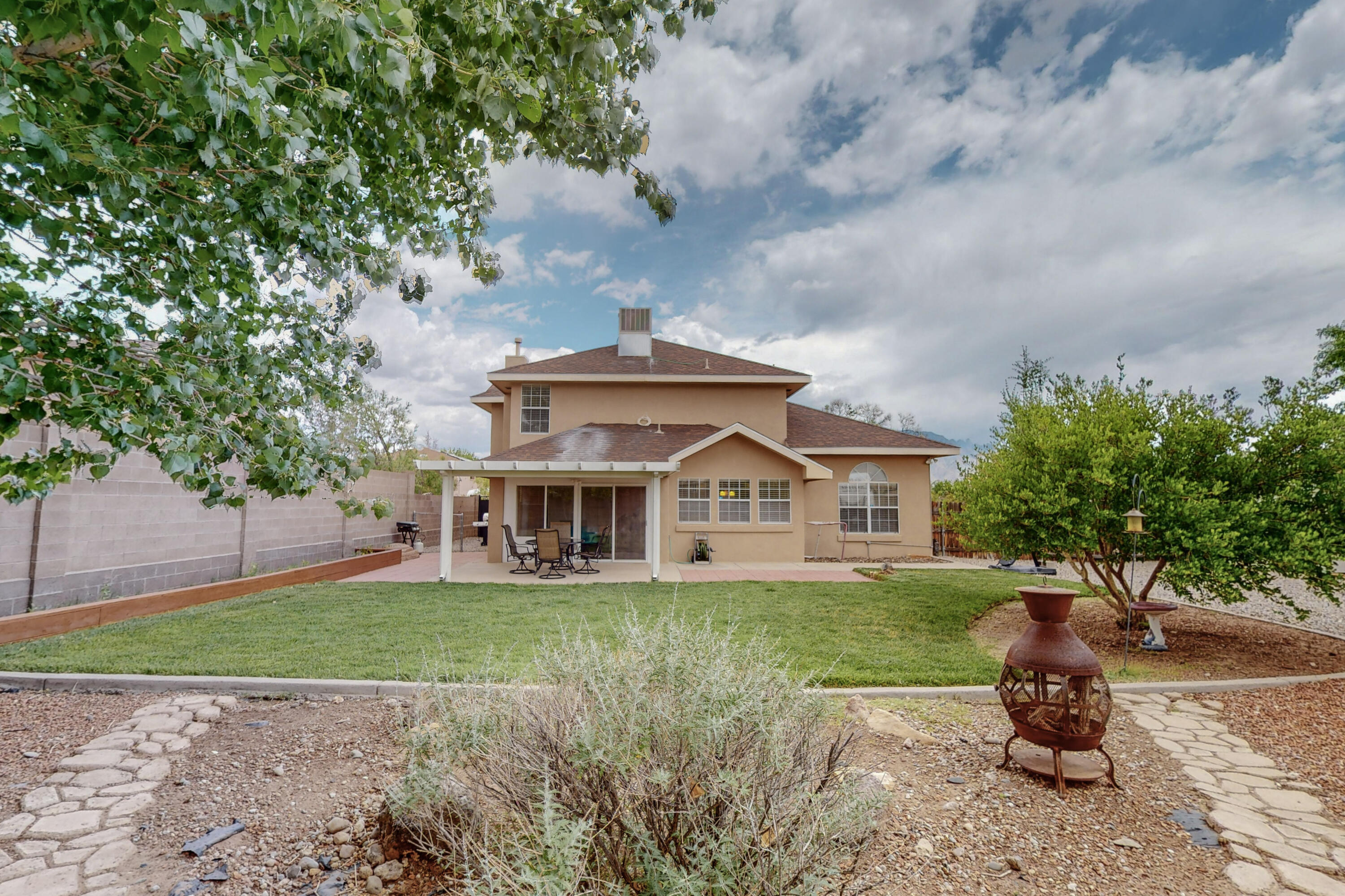 2644 Sandia Loop NE
