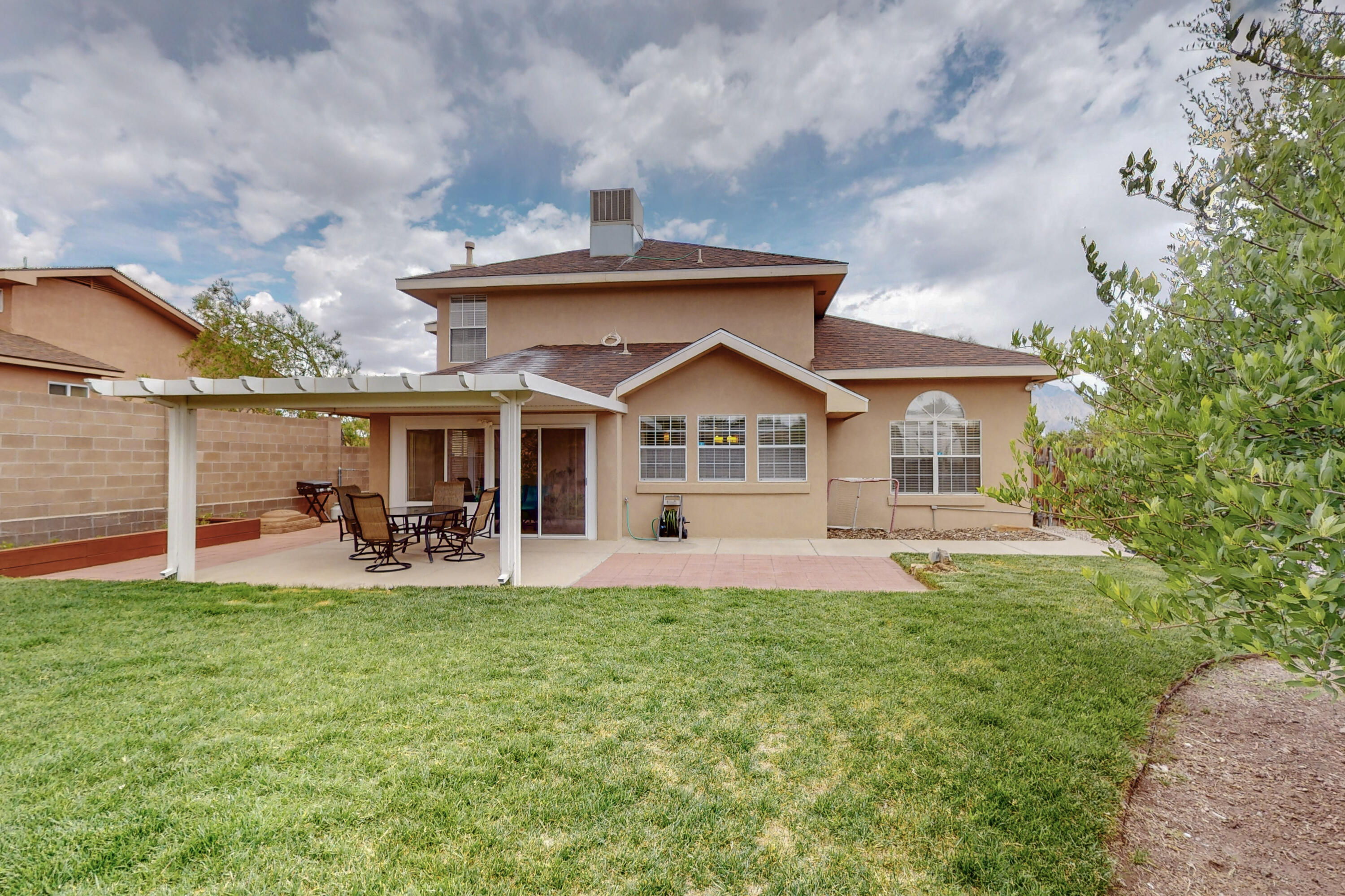 2644 Sandia Loop NE