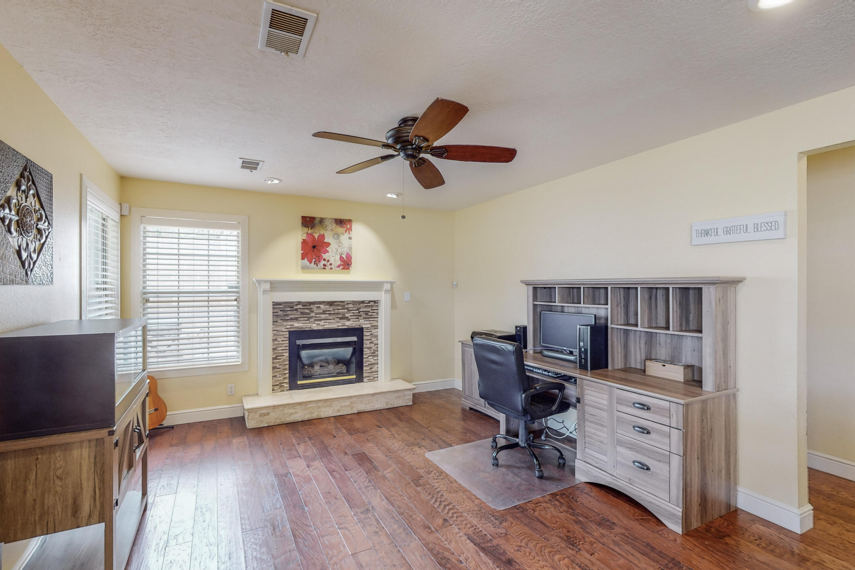 2644 Sandia Loop NE