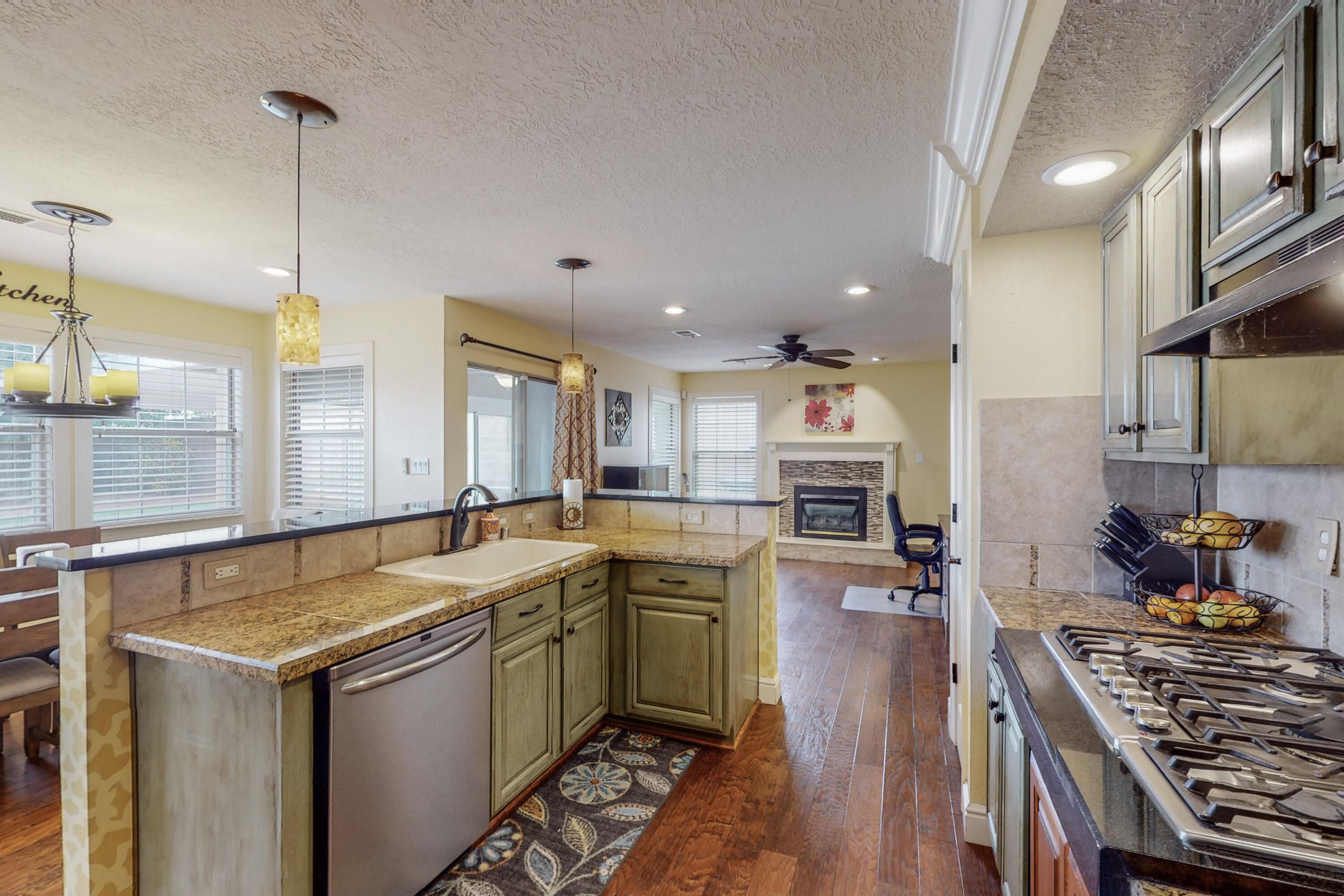 2644 Sandia Loop NE