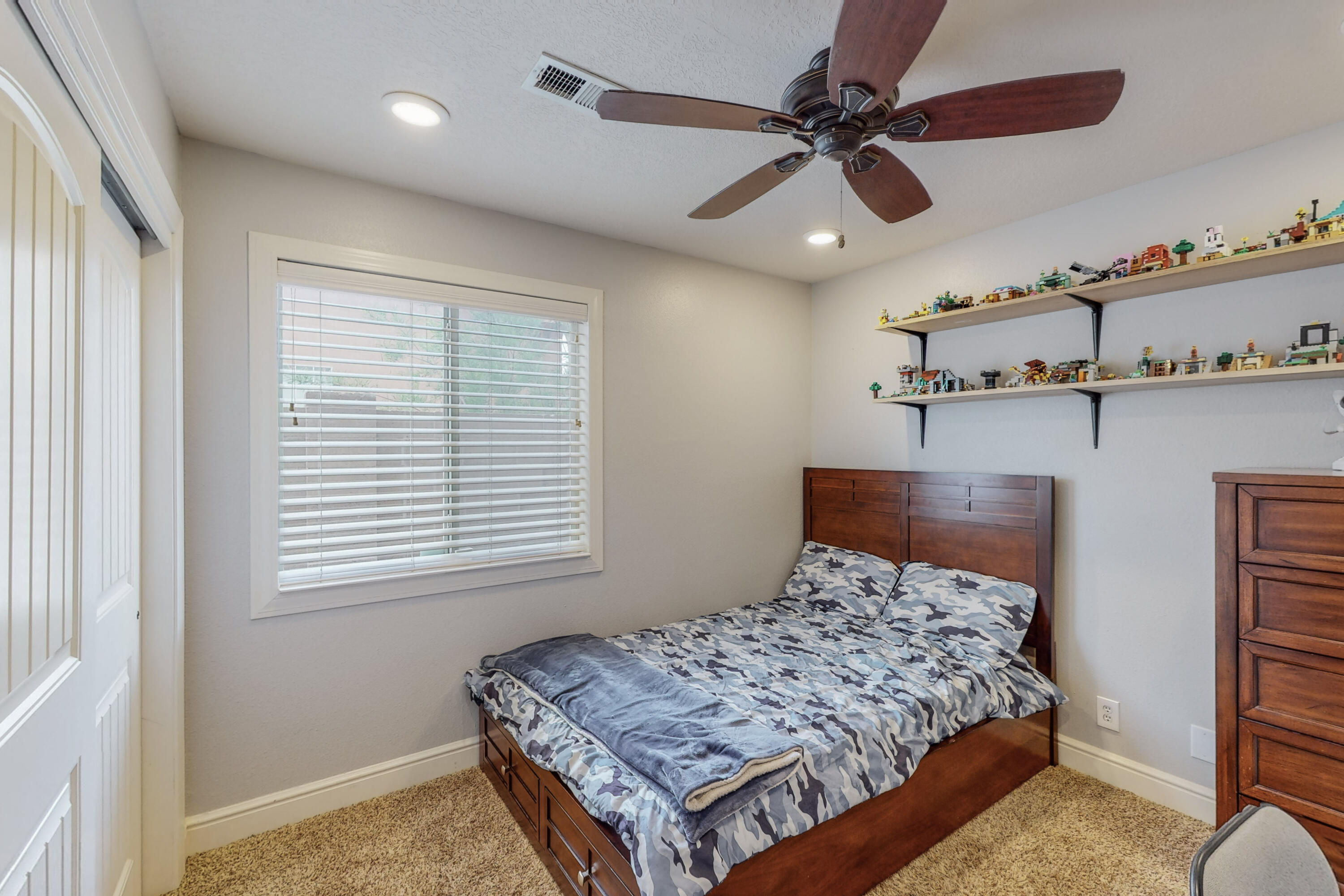 2644 Sandia Loop NE