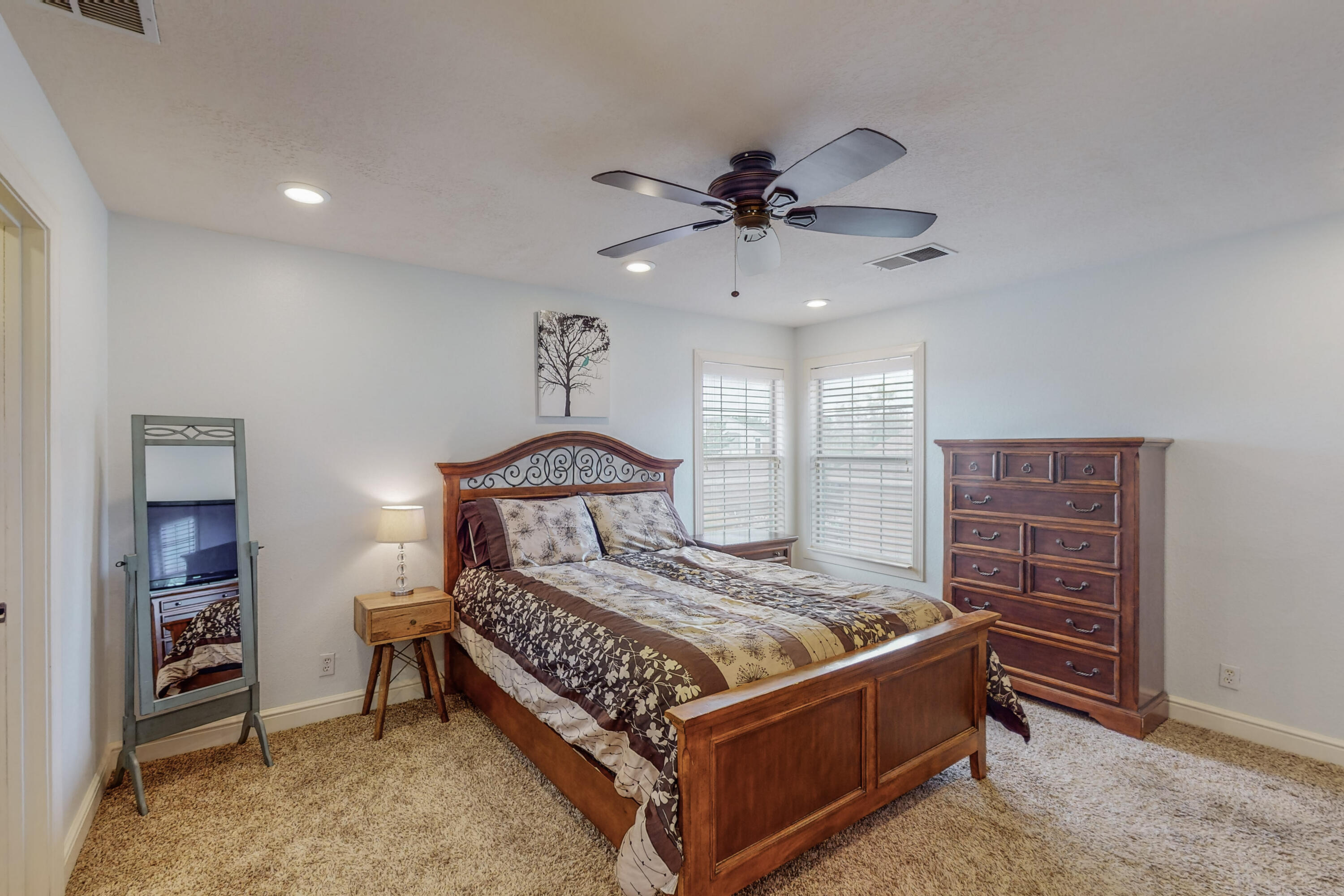 2644 Sandia Loop NE