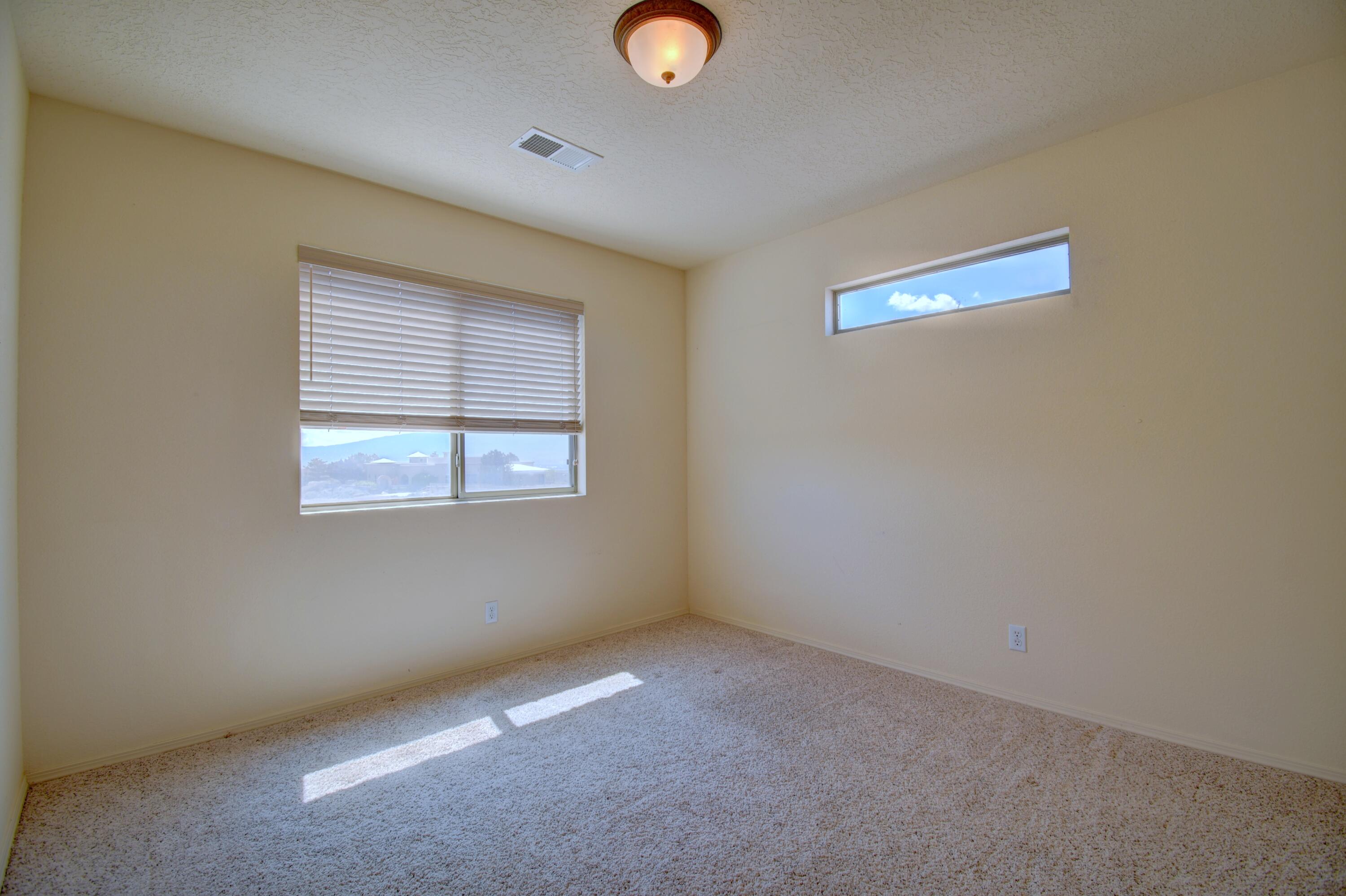 5901 Chaco Loop NE