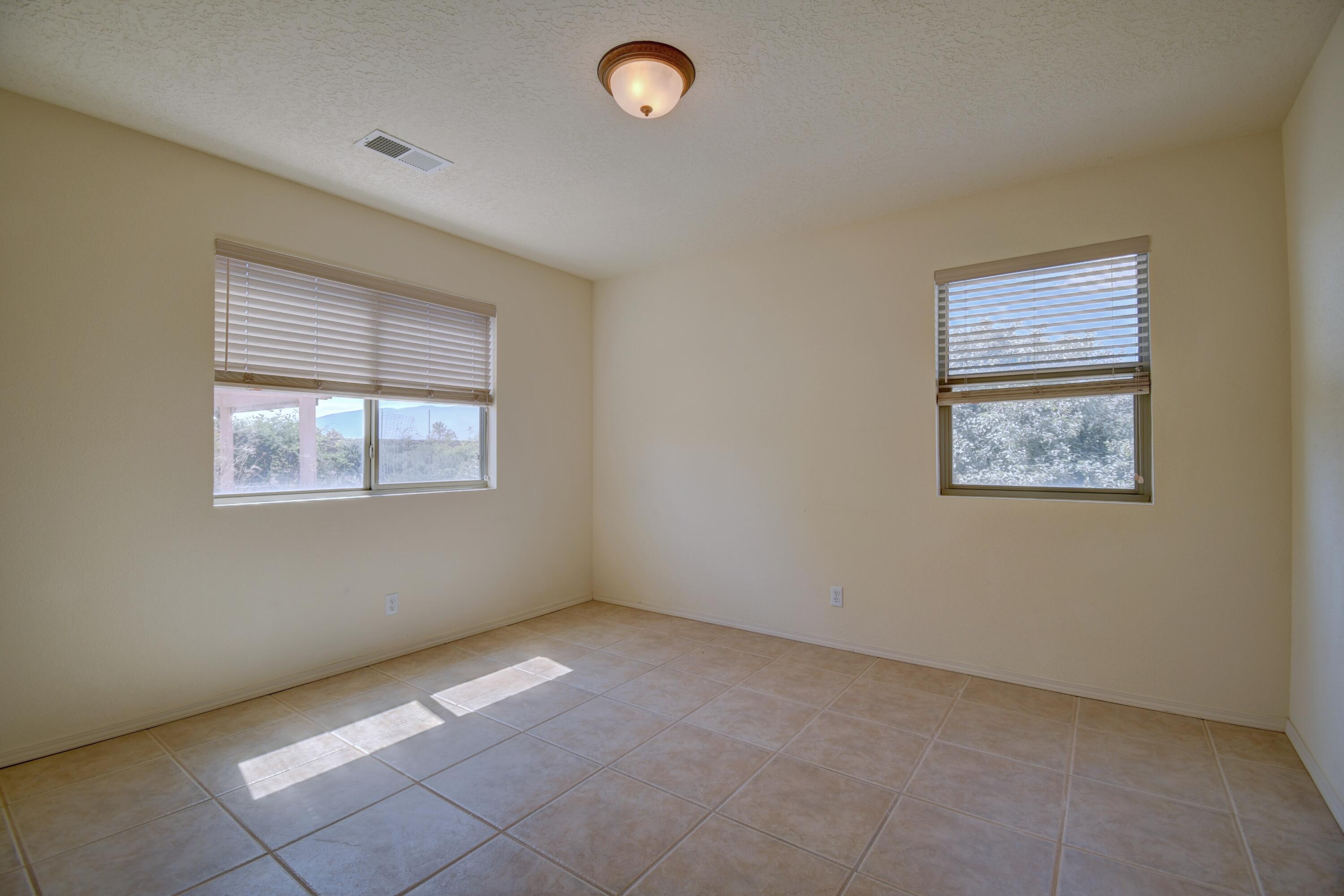 5901 Chaco Loop NE