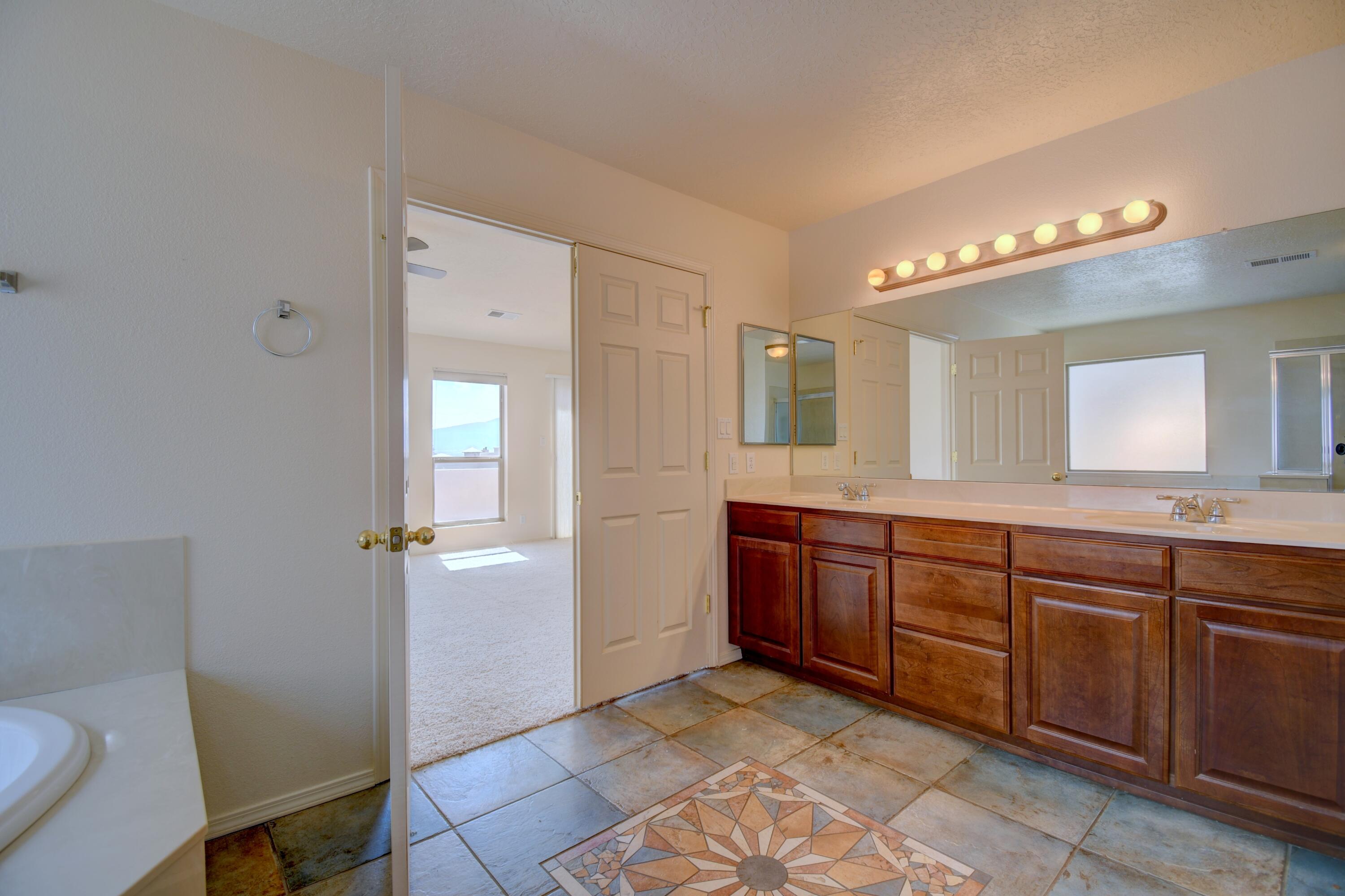 5901 Chaco Loop NE