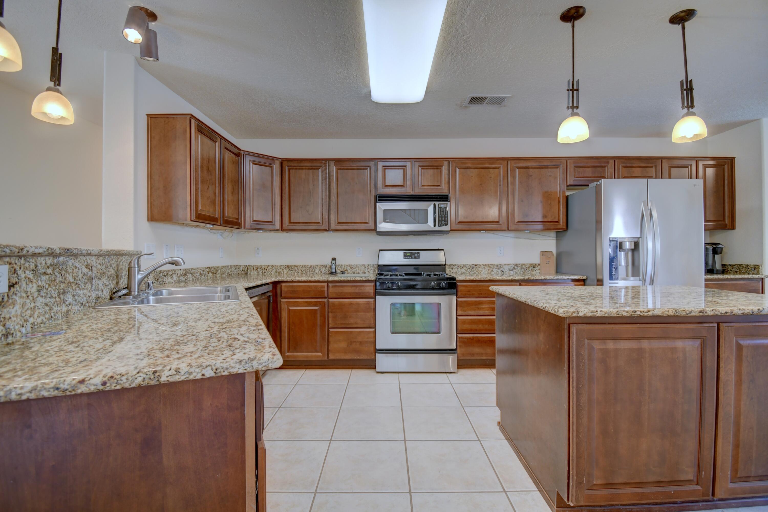 5901 Chaco Loop NE