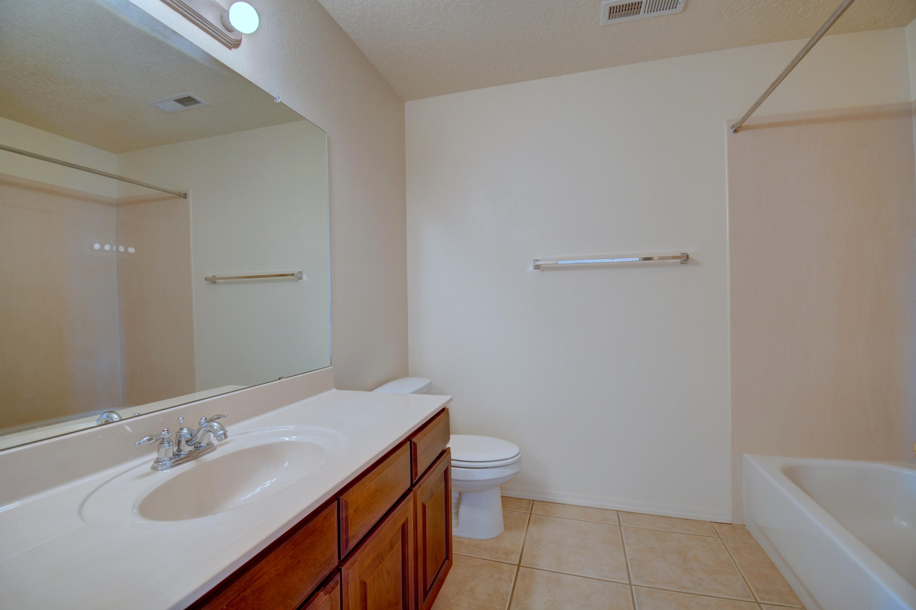 5901 Chaco Loop NE