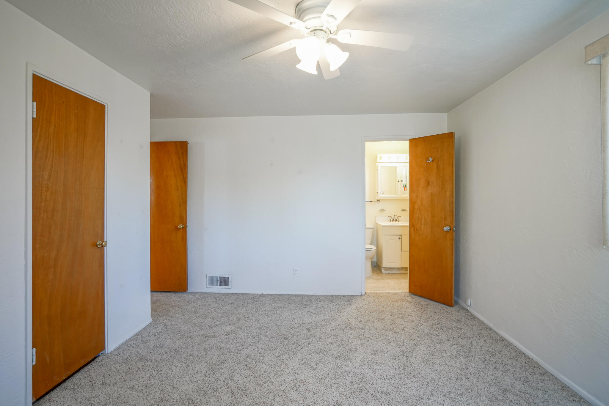 717 Alvarado Drive SE