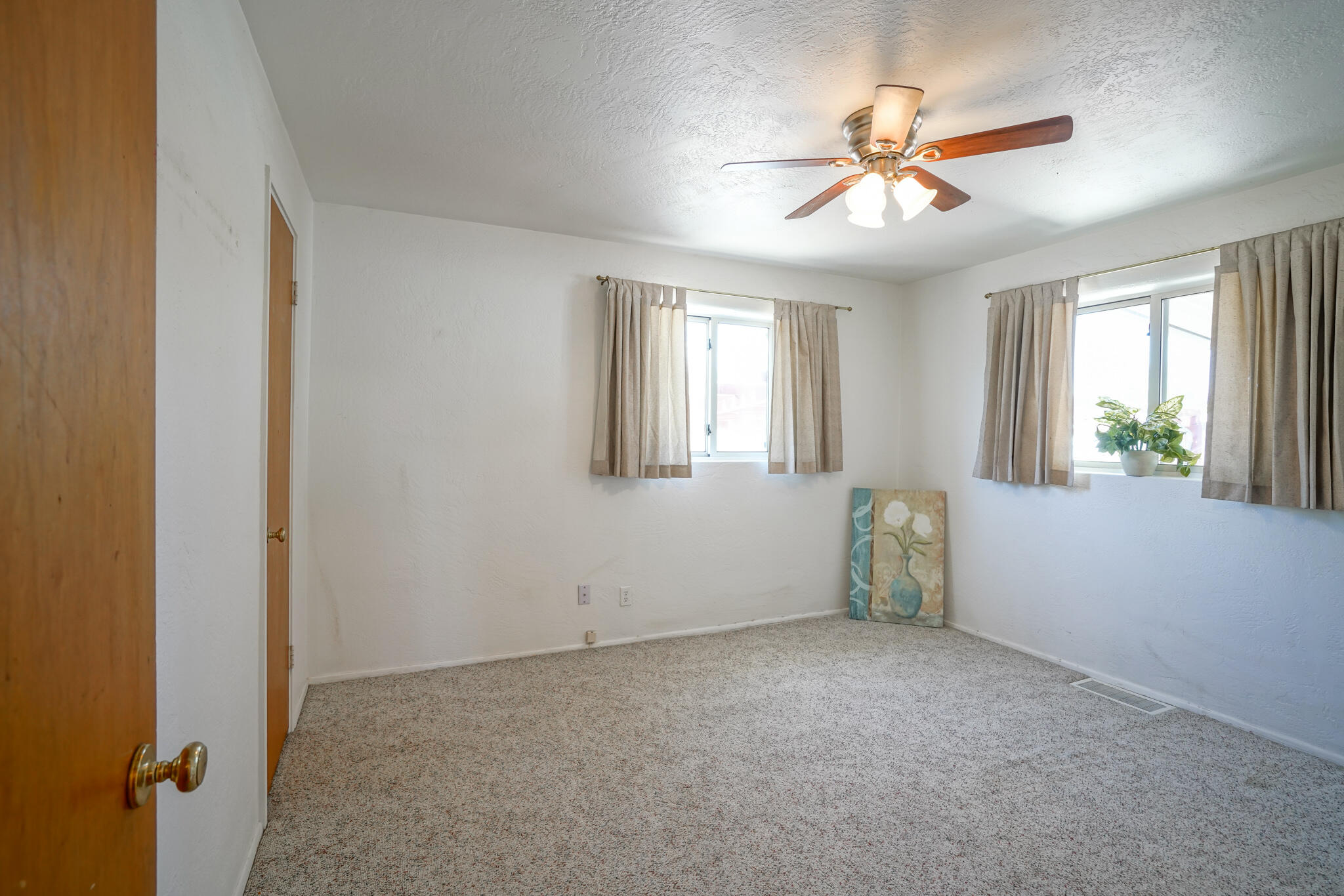 717 Alvarado Drive SE