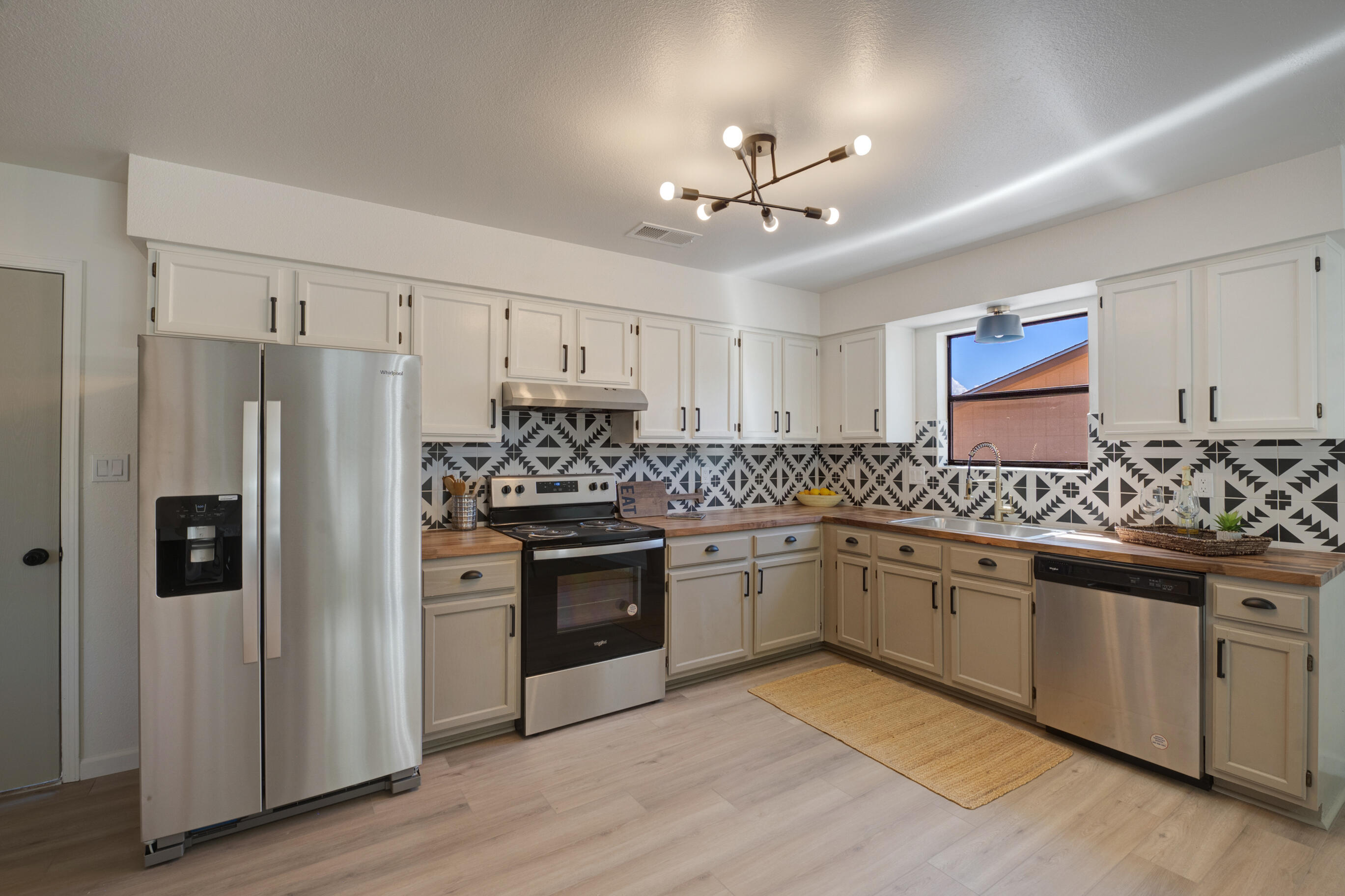 837 Stagecoach Road SE