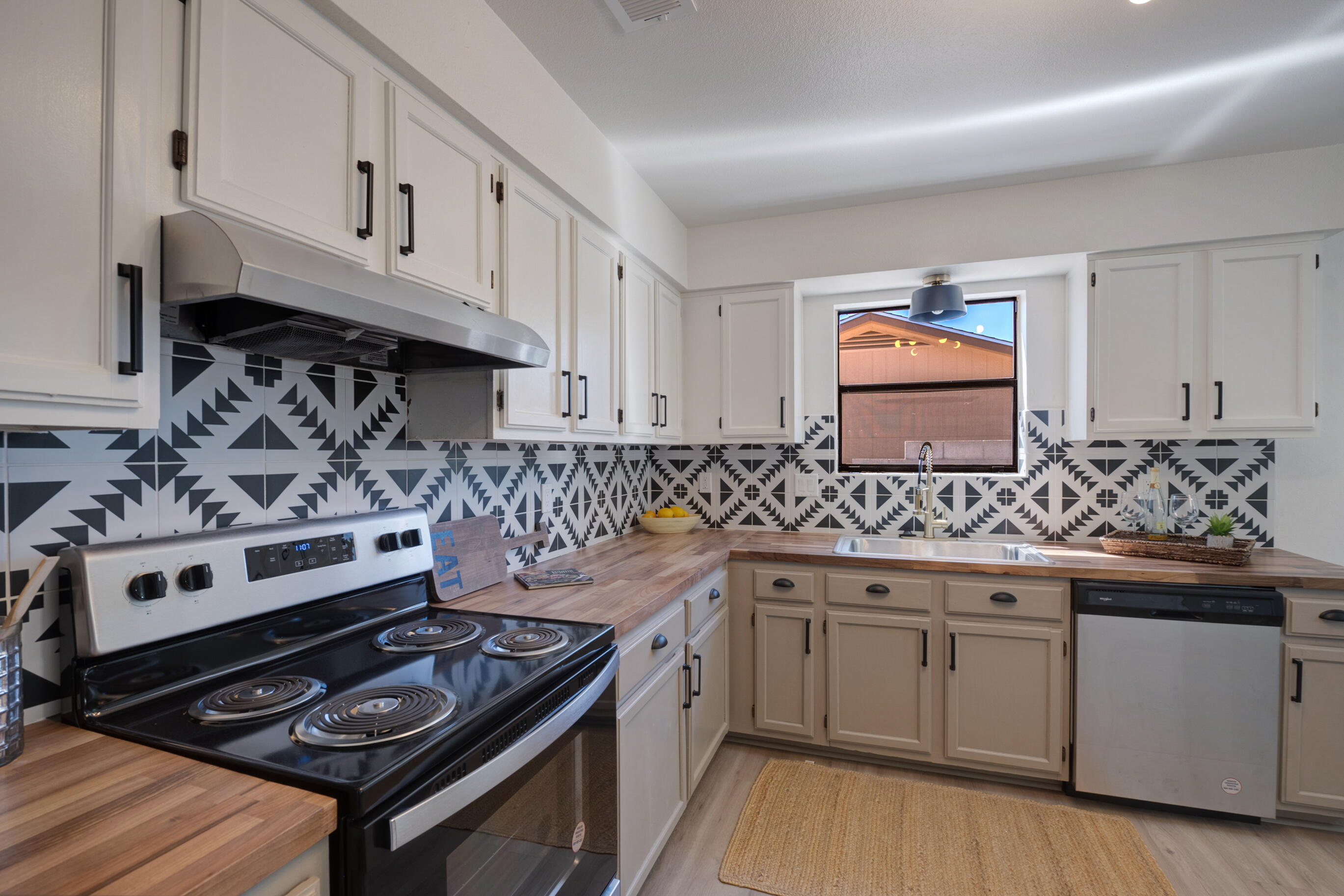 837 Stagecoach Road SE