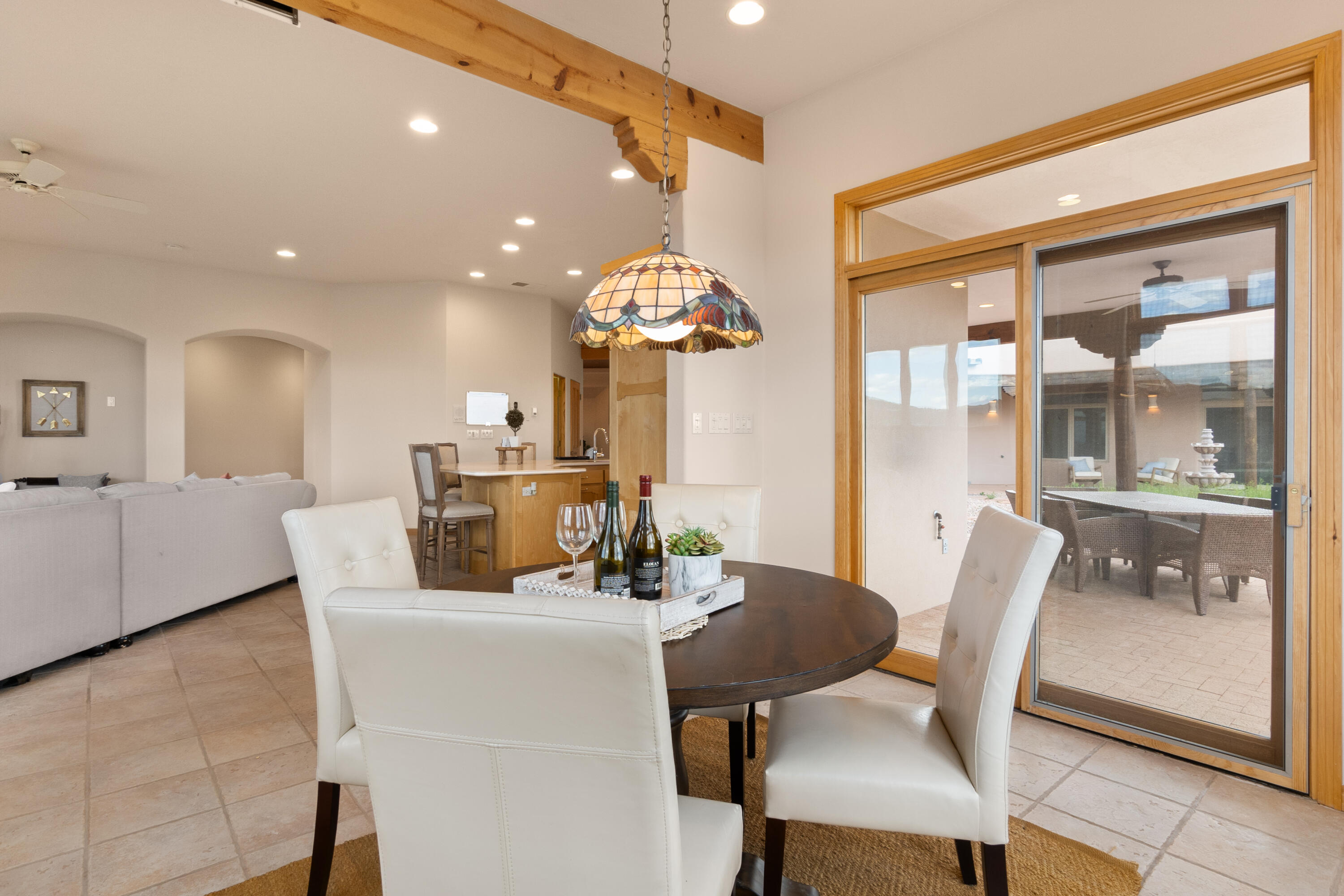3 La Canada Place