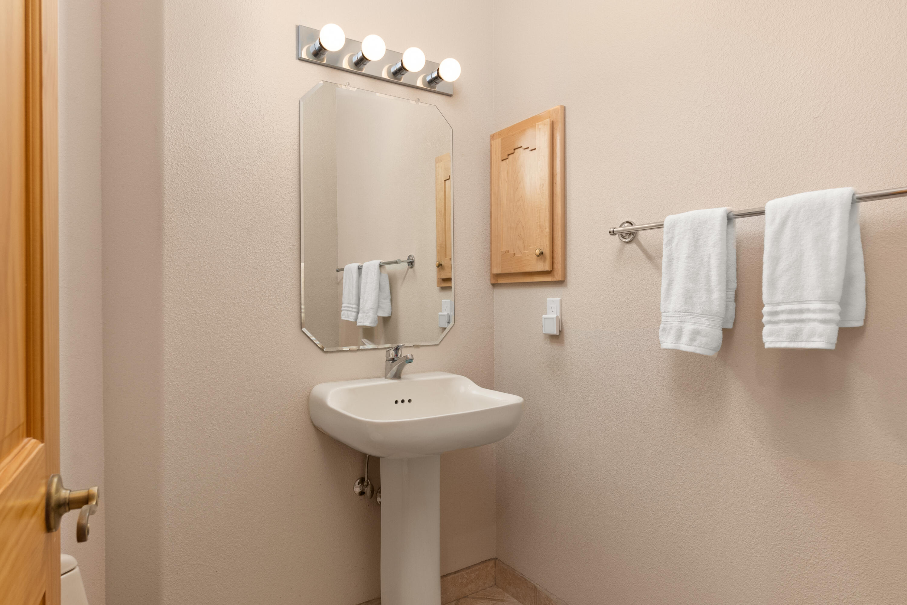 3 La Canada Place