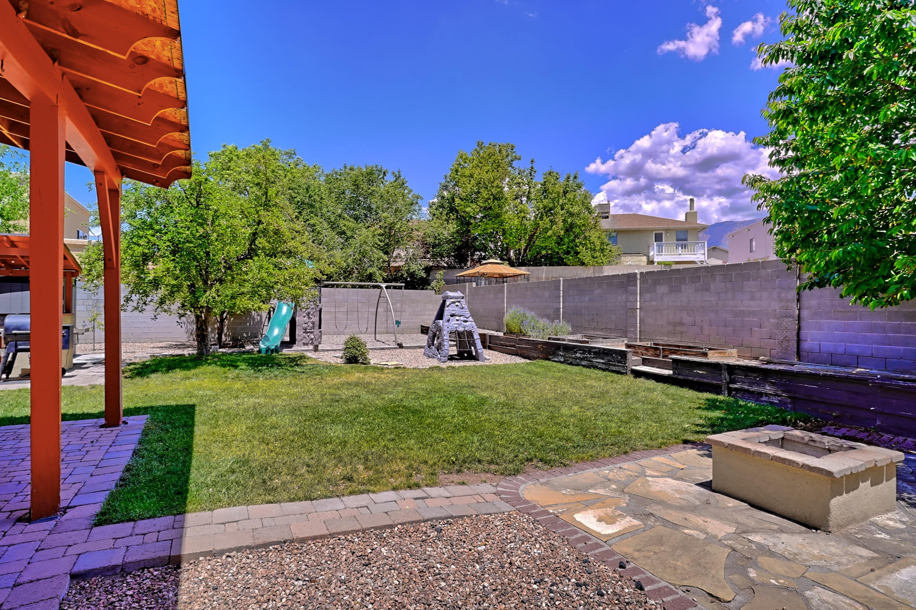 5738 Vista Bonita Street NE