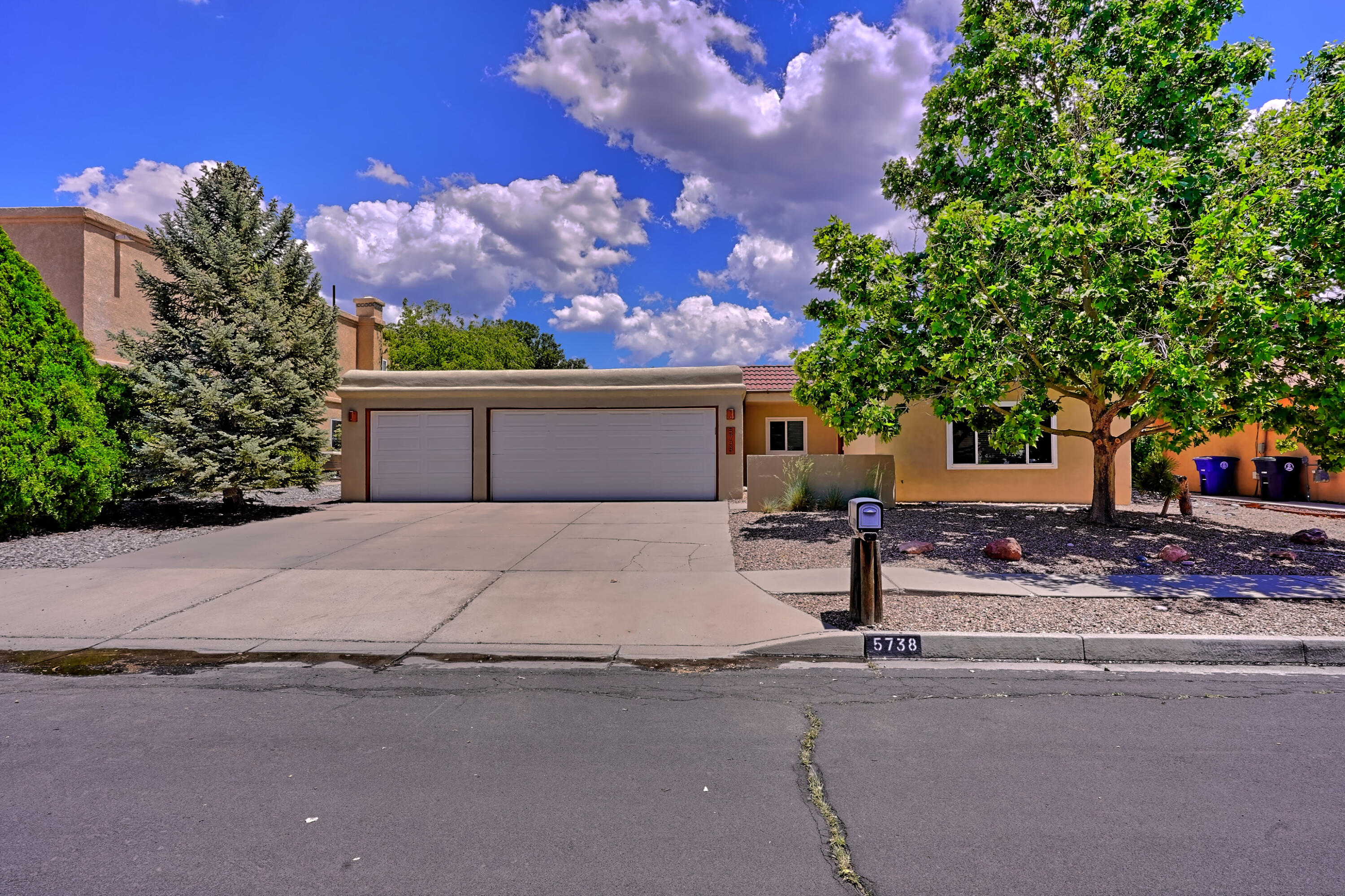 5738 Vista Bonita Street NE