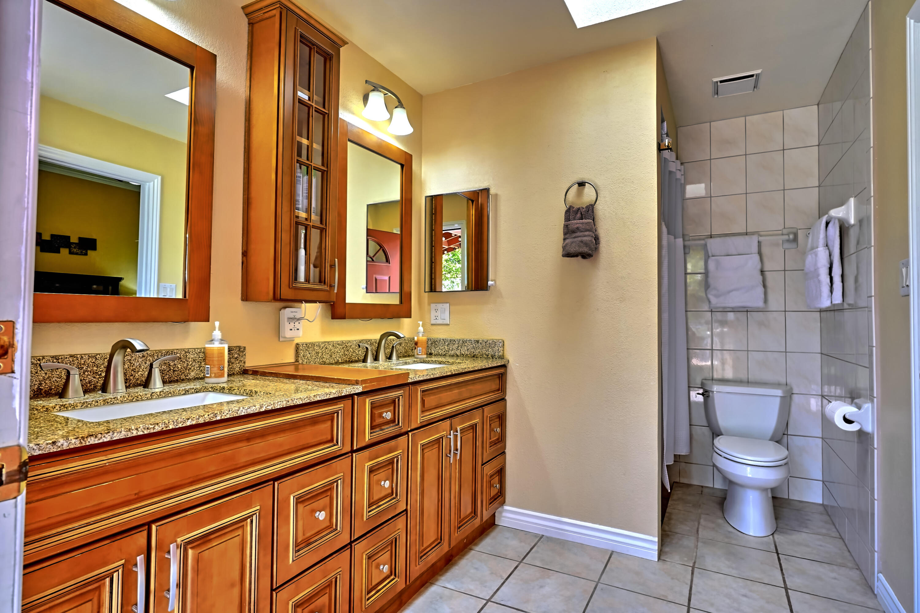 5738 Vista Bonita Street NE