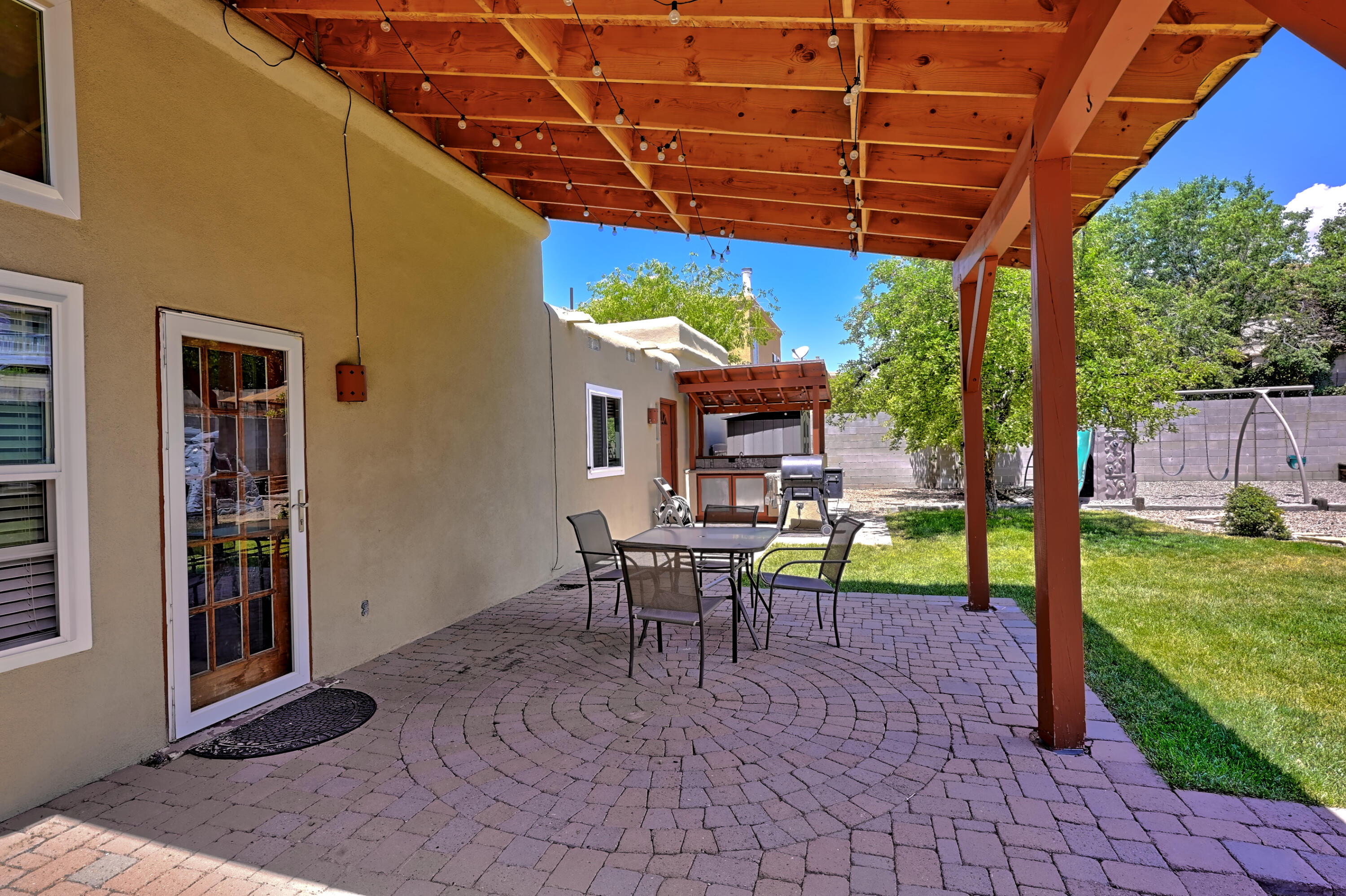 5738 Vista Bonita Street NE